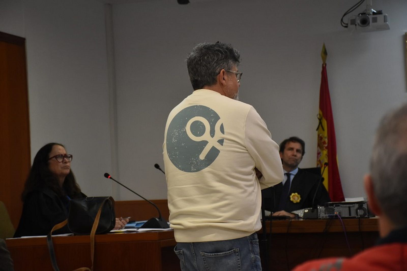 El denunciante comparece ante el tribunal. / FOTO NICOL’S