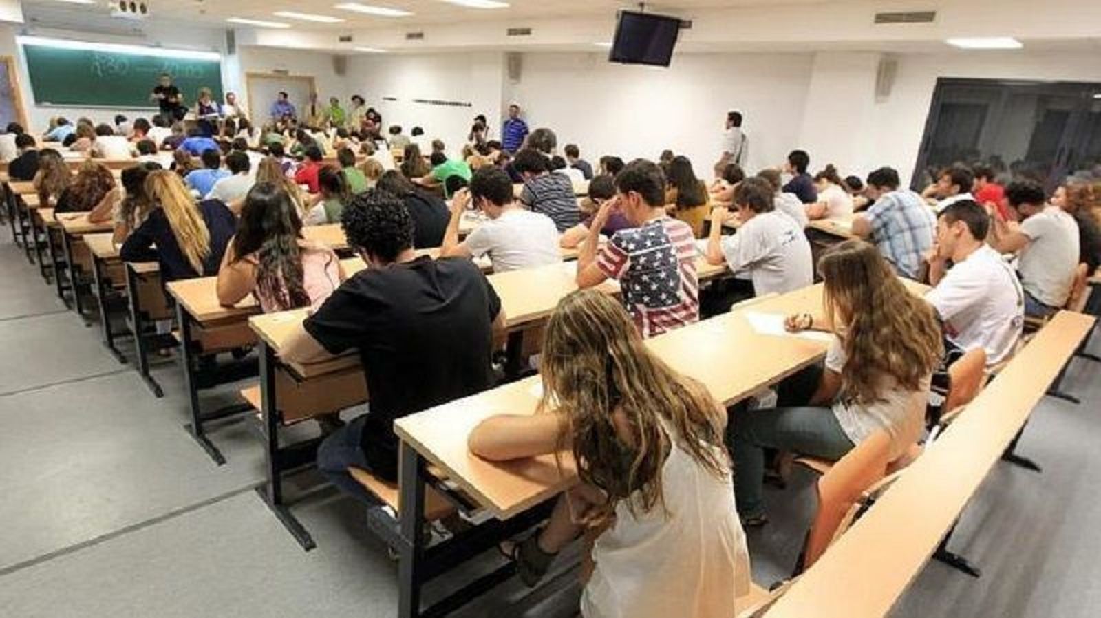 La solicitud deberá formalizarse en el momento de la matrícula en primero de Bachillerato, salvo en el caso de necesidades educativas específicas, que se presentará en la primera quincena de septiembre