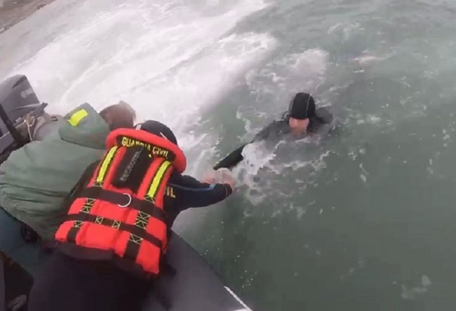 Agentes del GEAS, durante un rescate/FOTO CEDIDA