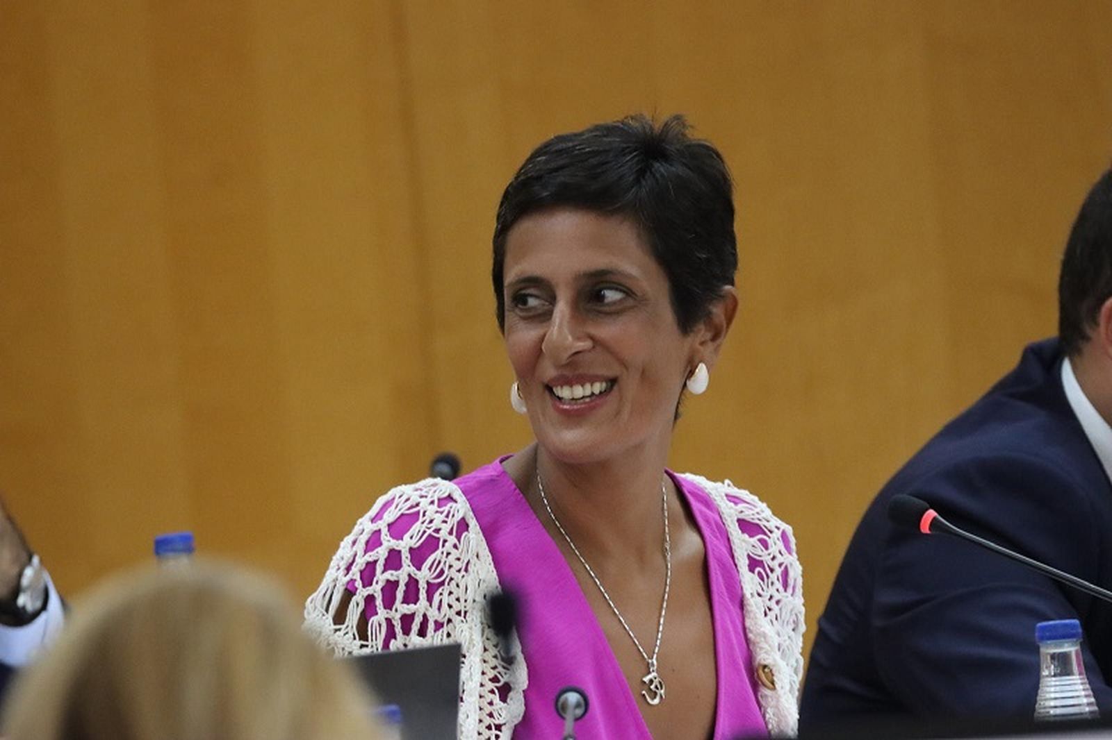 La portavoz del PP en la Asamblea, Kissy Chandiramani, durante el pleno de hoy. / FOTO REDUAN