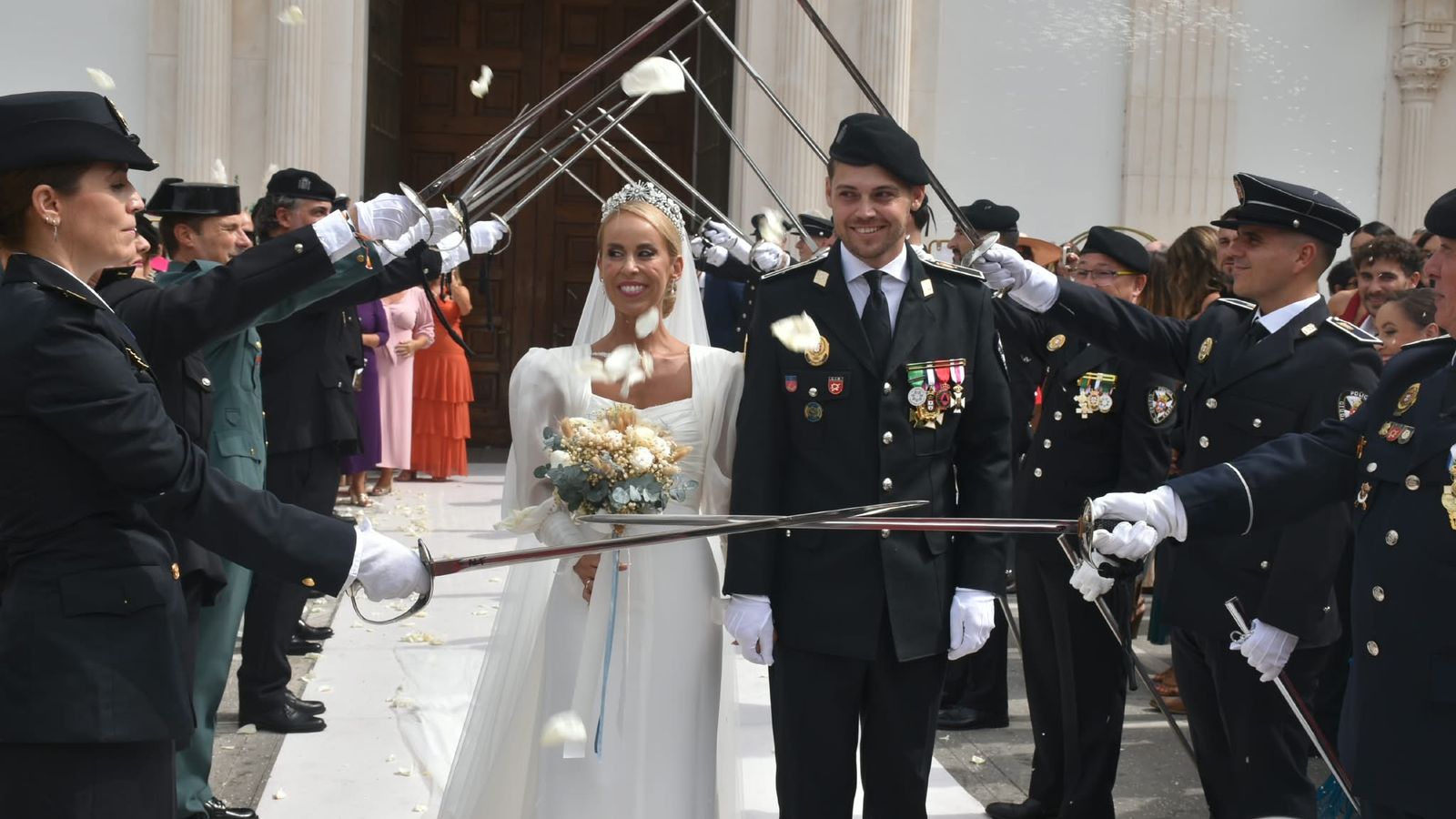 Alejandro y Tamara se dan el "sí quiero" ante la Virgen de África