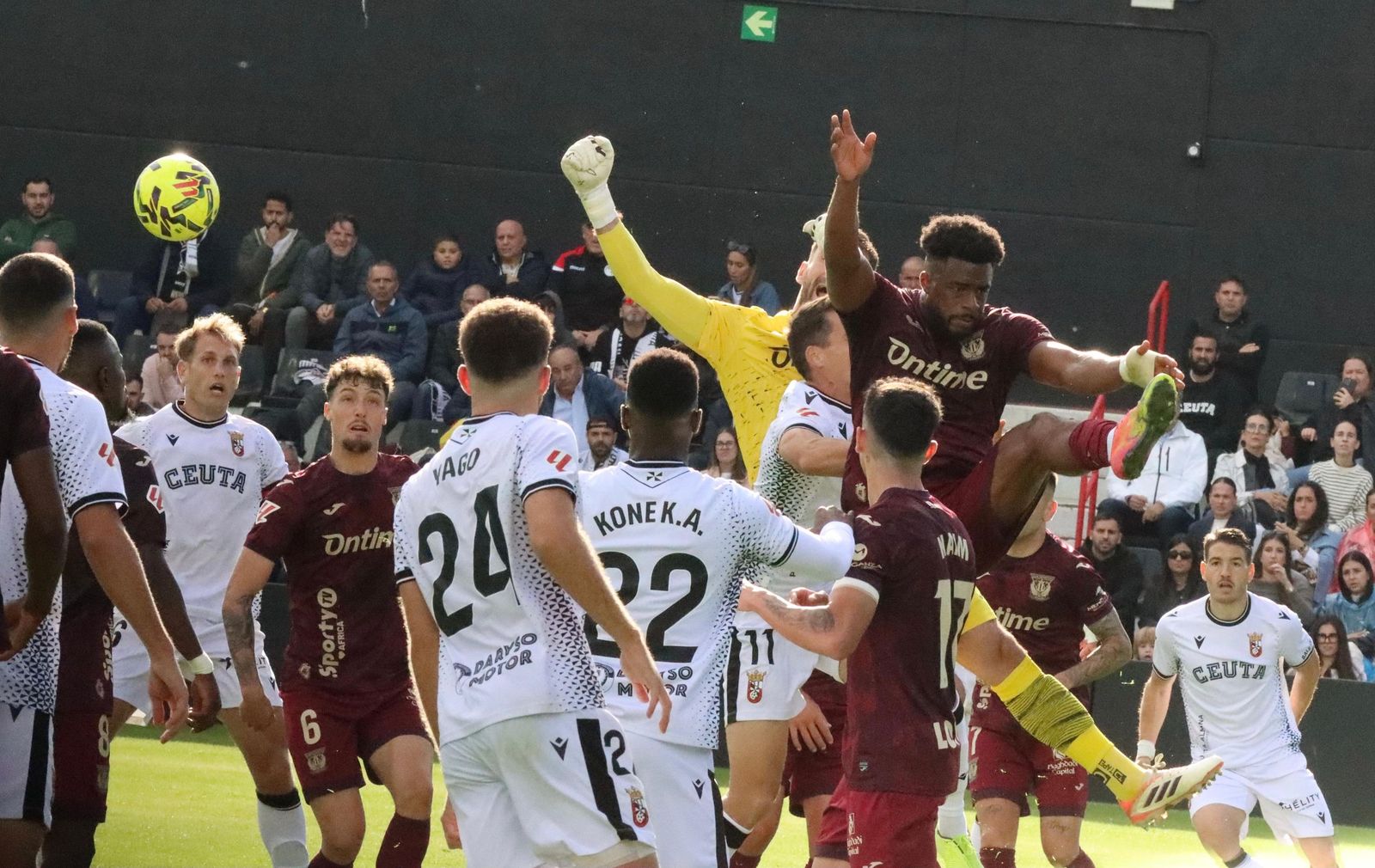 FOTOGALERÍA | El intenso encuentro entre la AD Ceuta y el Leganés en el Alfonso Murube