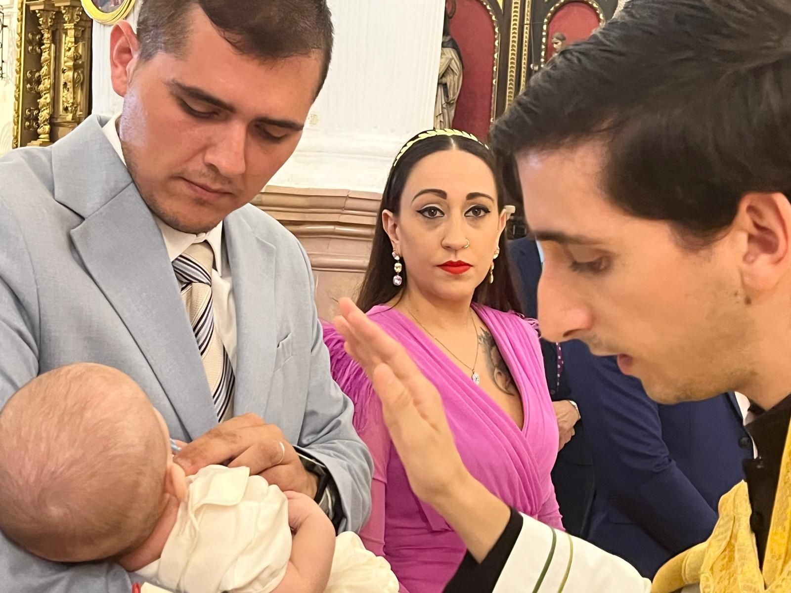 Romeo recibe el Sacramento del Bautismo en Nuestra Señora de África