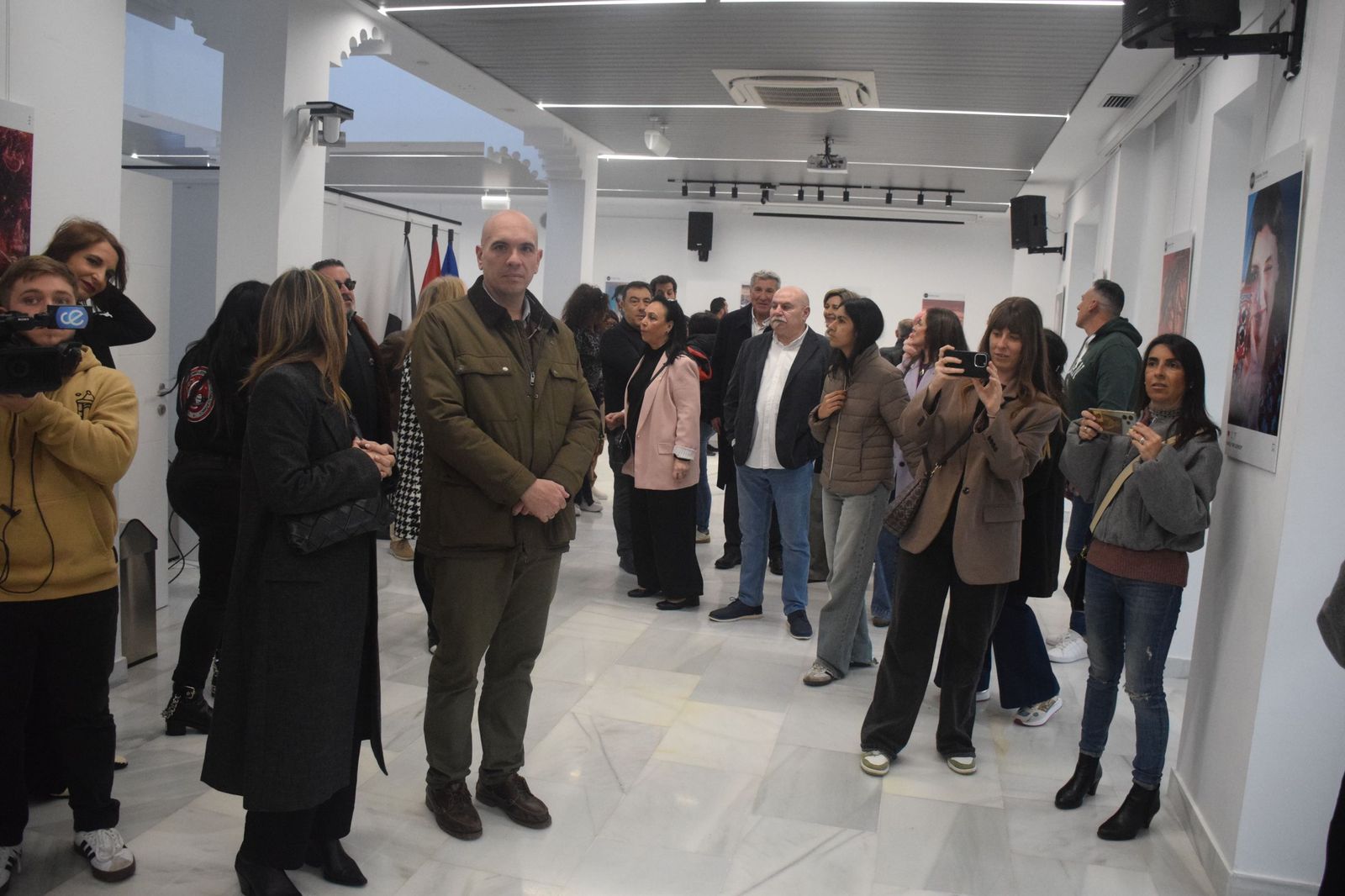FOTOGALERÍA | La Fundación Premio Convivencia inaugura en Ceuta la muestra “Unik@”