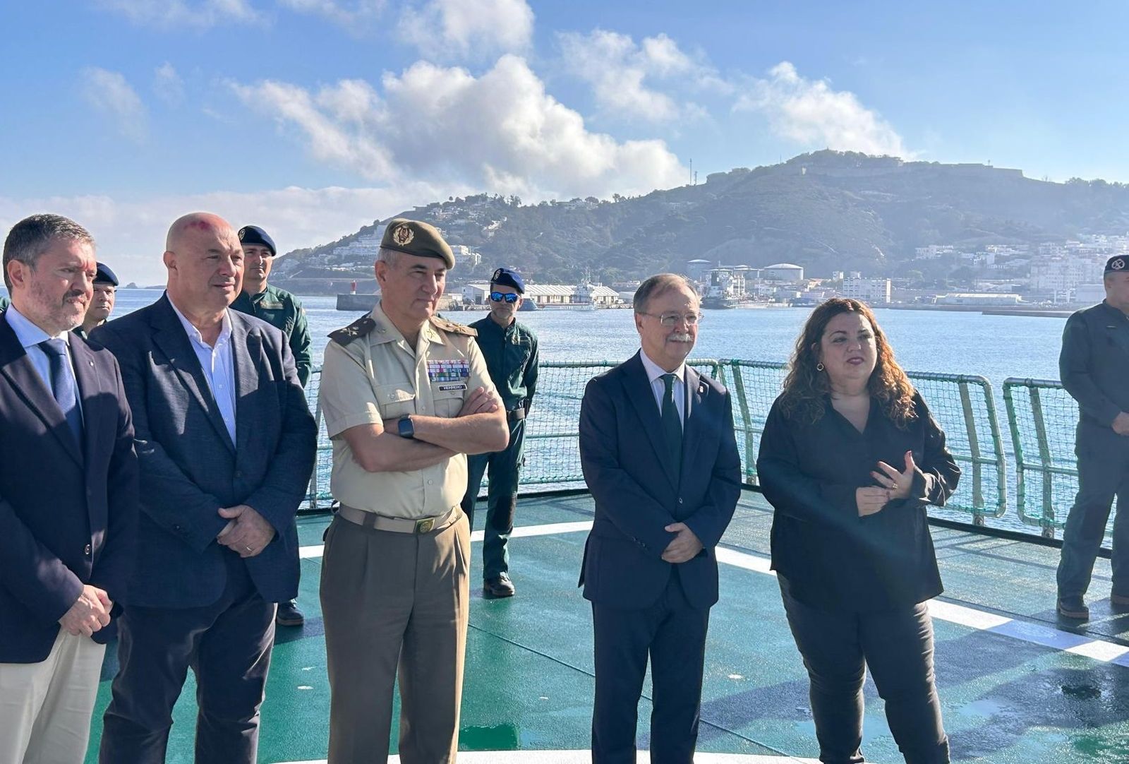 La Guardia Civil muestra sus medios a los escolares