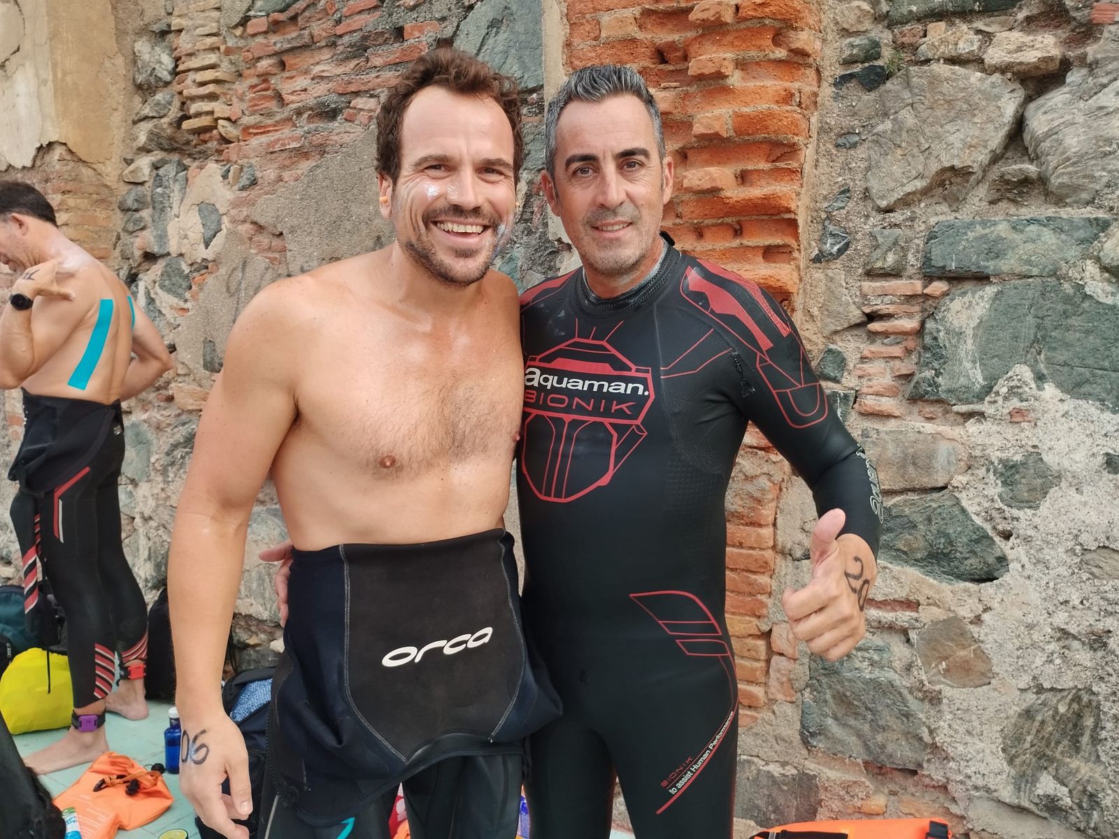 Participantes de la 'Vuelta al Hacho' a nado