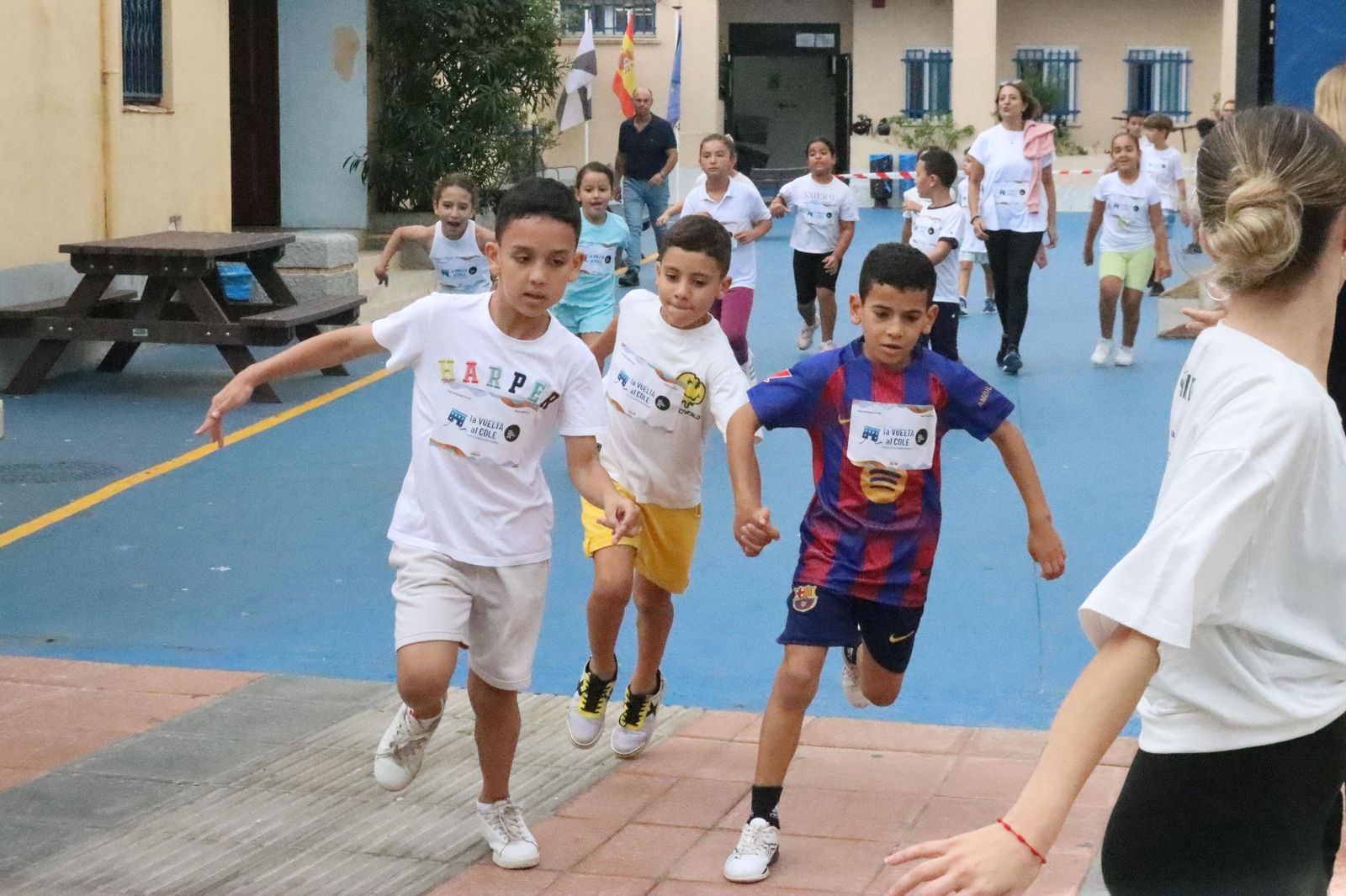 Carrera solidaria en el CEIP Maestro José Acosta con motivo de la iniciativa de Unoentrecienmil