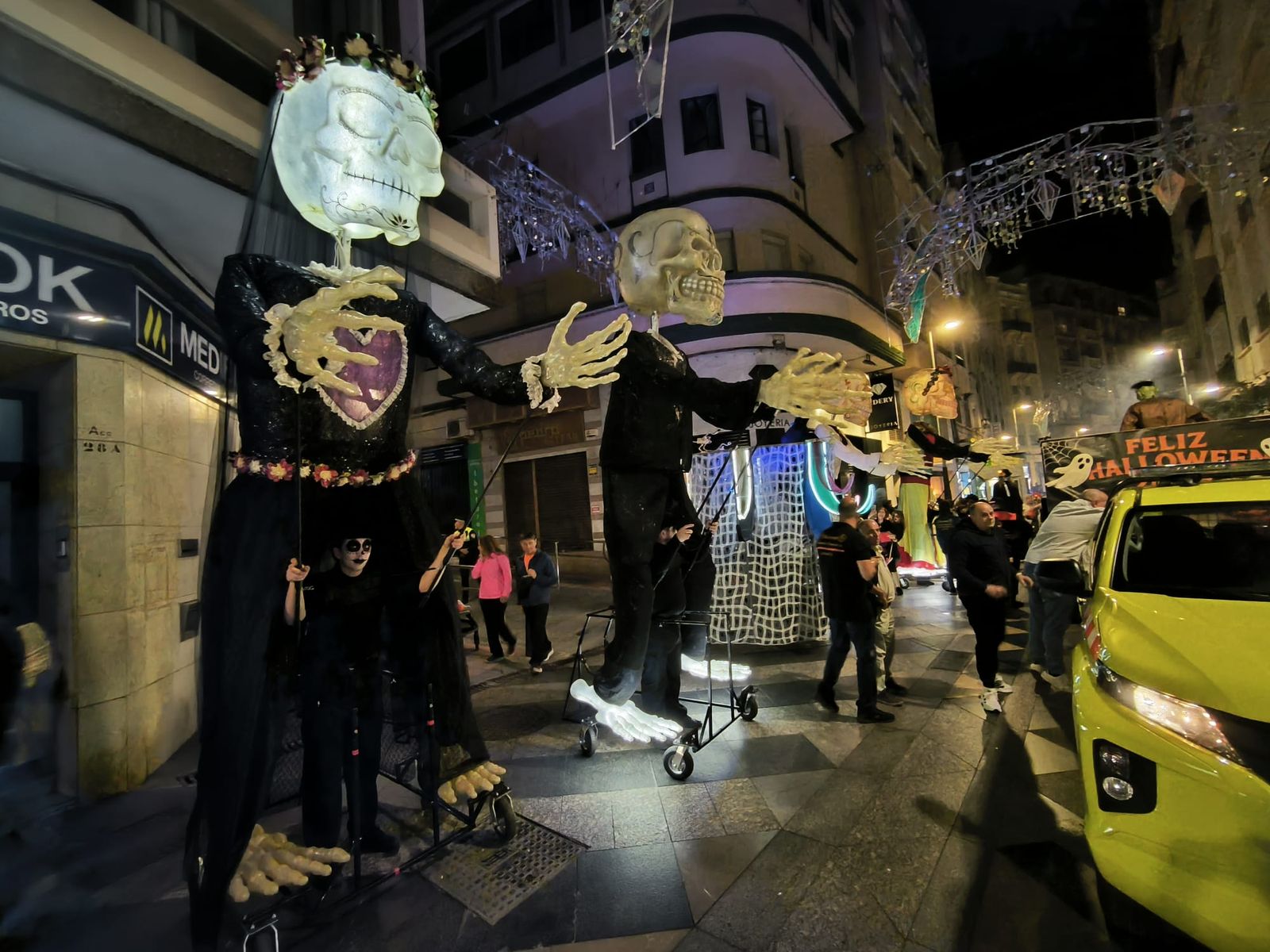 Ceuta se llena de huesos y risas en un Halloween de miedo Ceuta se llena de huesos y risas en un Halloween de miedo