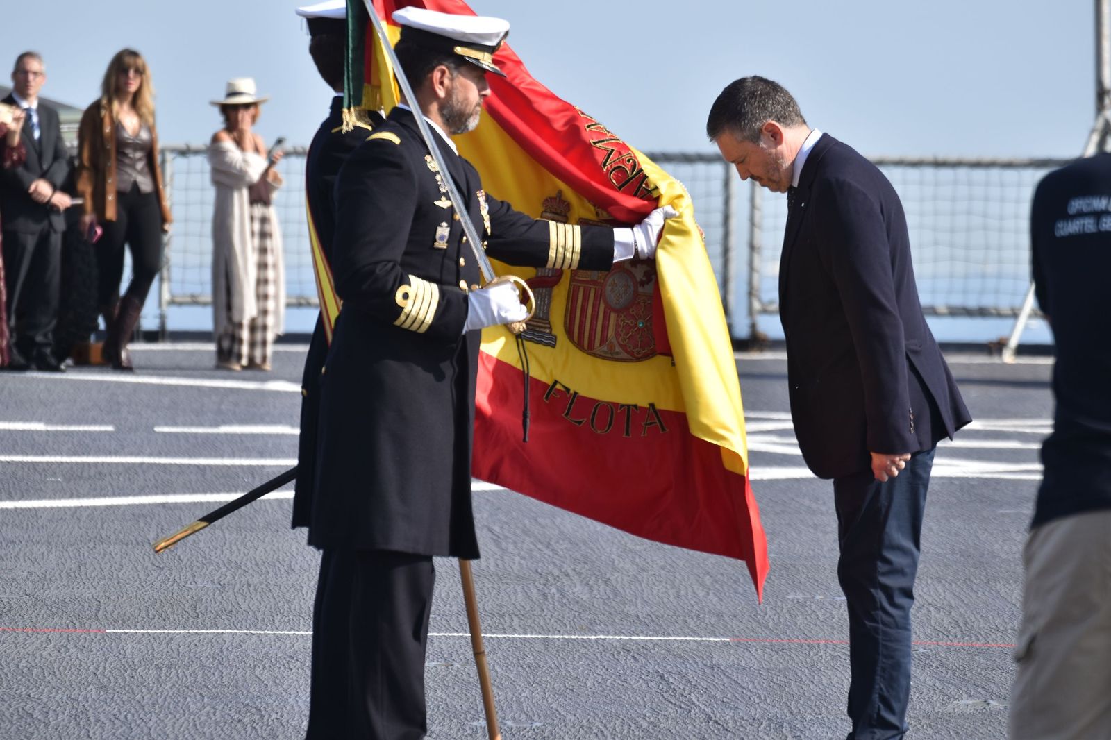 Emotiva jura de bandera a bordo del 'Castilla'