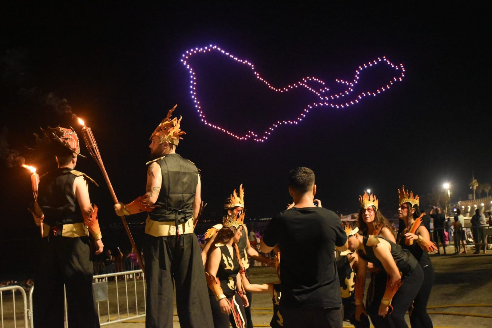 Tradición y drones para la puesta de largo del verano en las playas