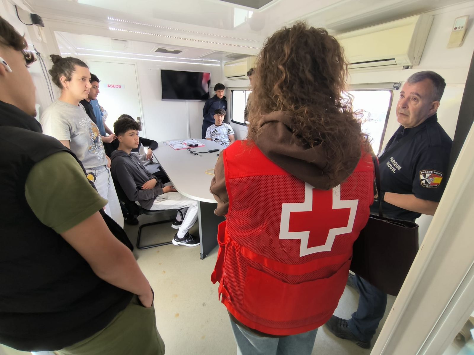 El Parque Móvil de Ceuta celebra su 50 aniversario con una exposición para escolares