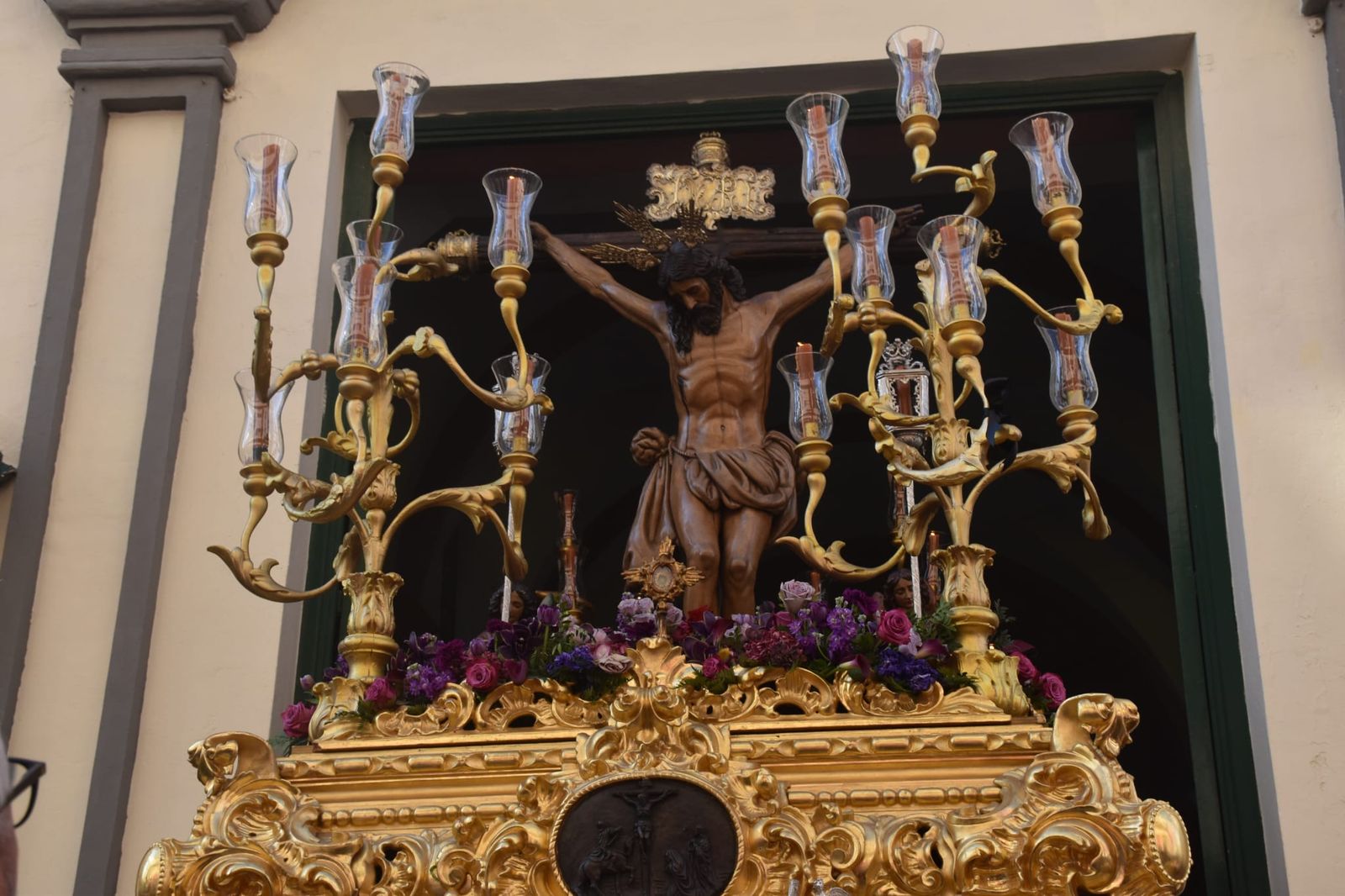 Saetas y emoción a raudales para la salida de la Buena Muerte