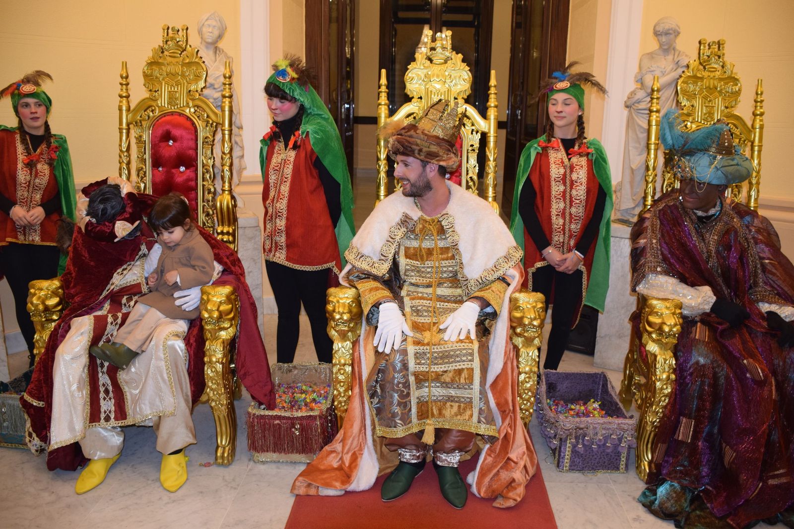 Los emisarios reales llegan a Ceuta para recoger los deseos antes de Reyes