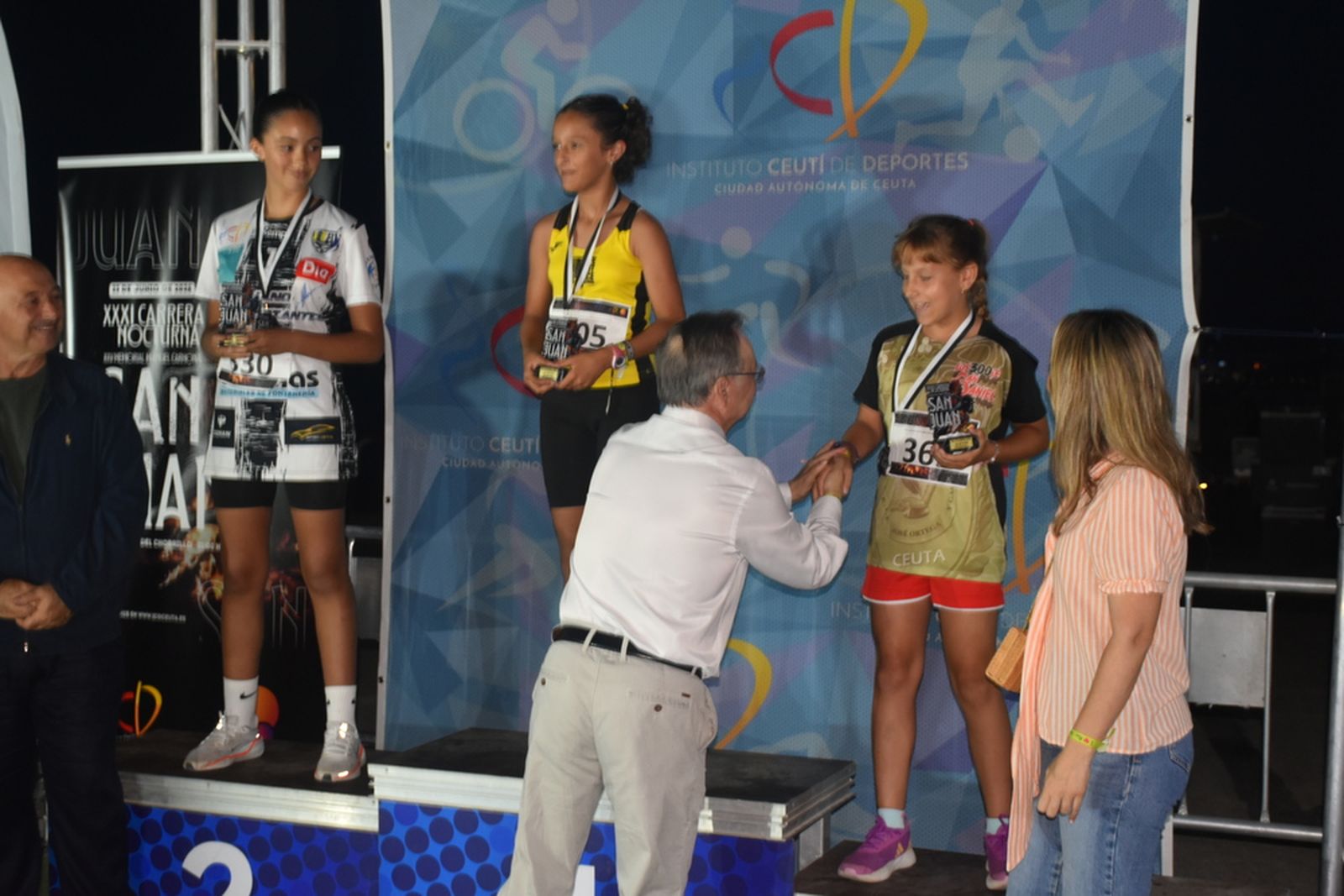 “Bily” y Elena López, reyes de la XXXI carrera popular de San Juan