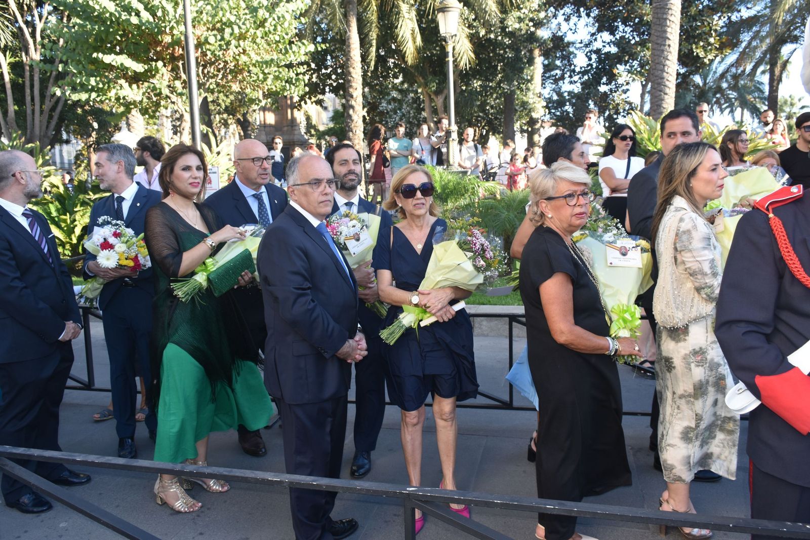 Los ceutíes vuelven a encontrarse con su Madre entre flores, esperanza y lágrimas contenidas