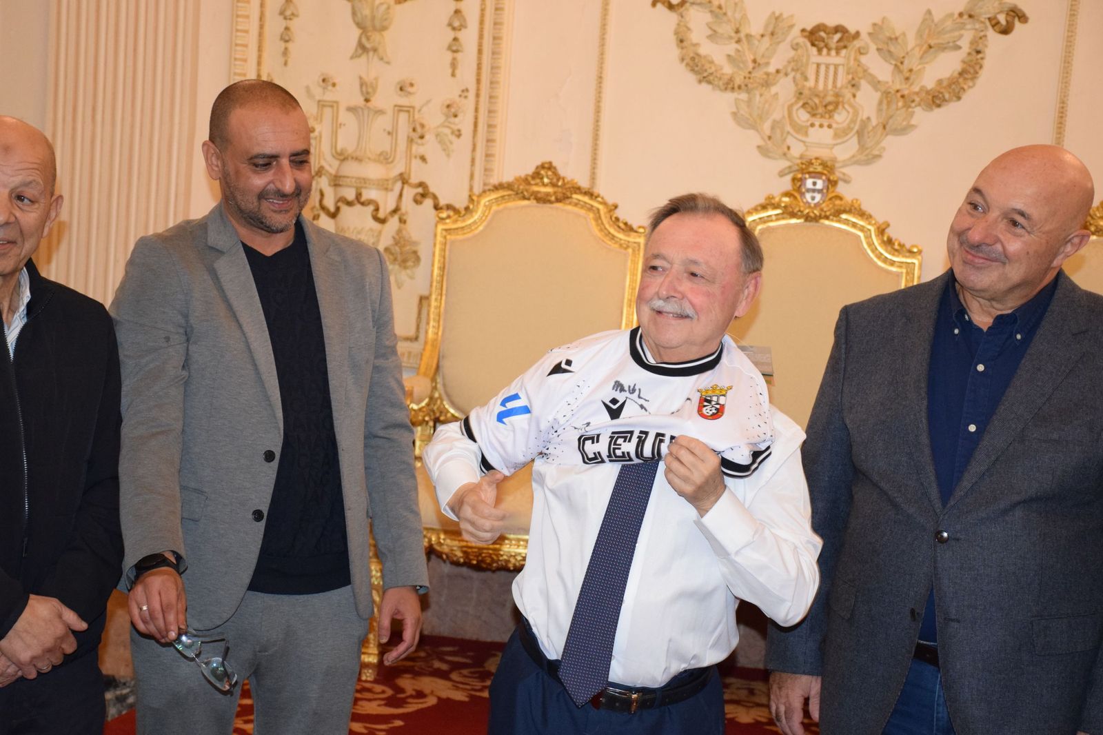 Vivas recibe al equipo Genuine de la AD Ceuta