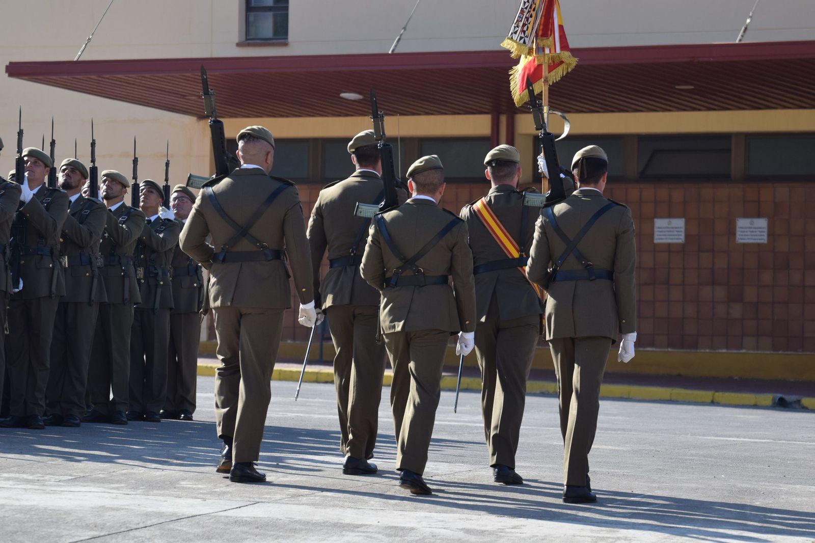 El Regimiento de Ingenieros 7 honra a San Fernando en una solemne parada militar en El Jaral