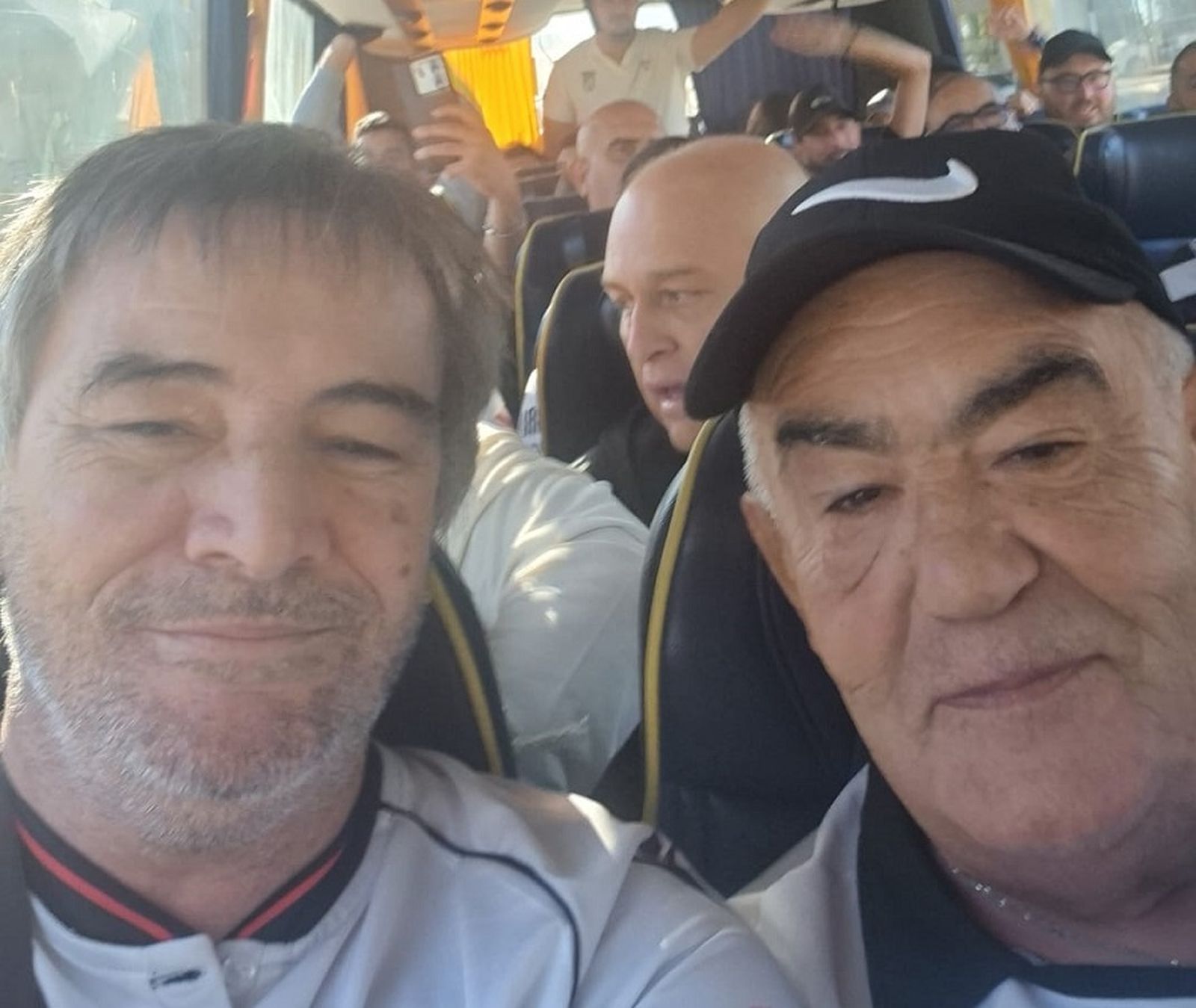 Aficionados ceutíes apoyando al Ceuta