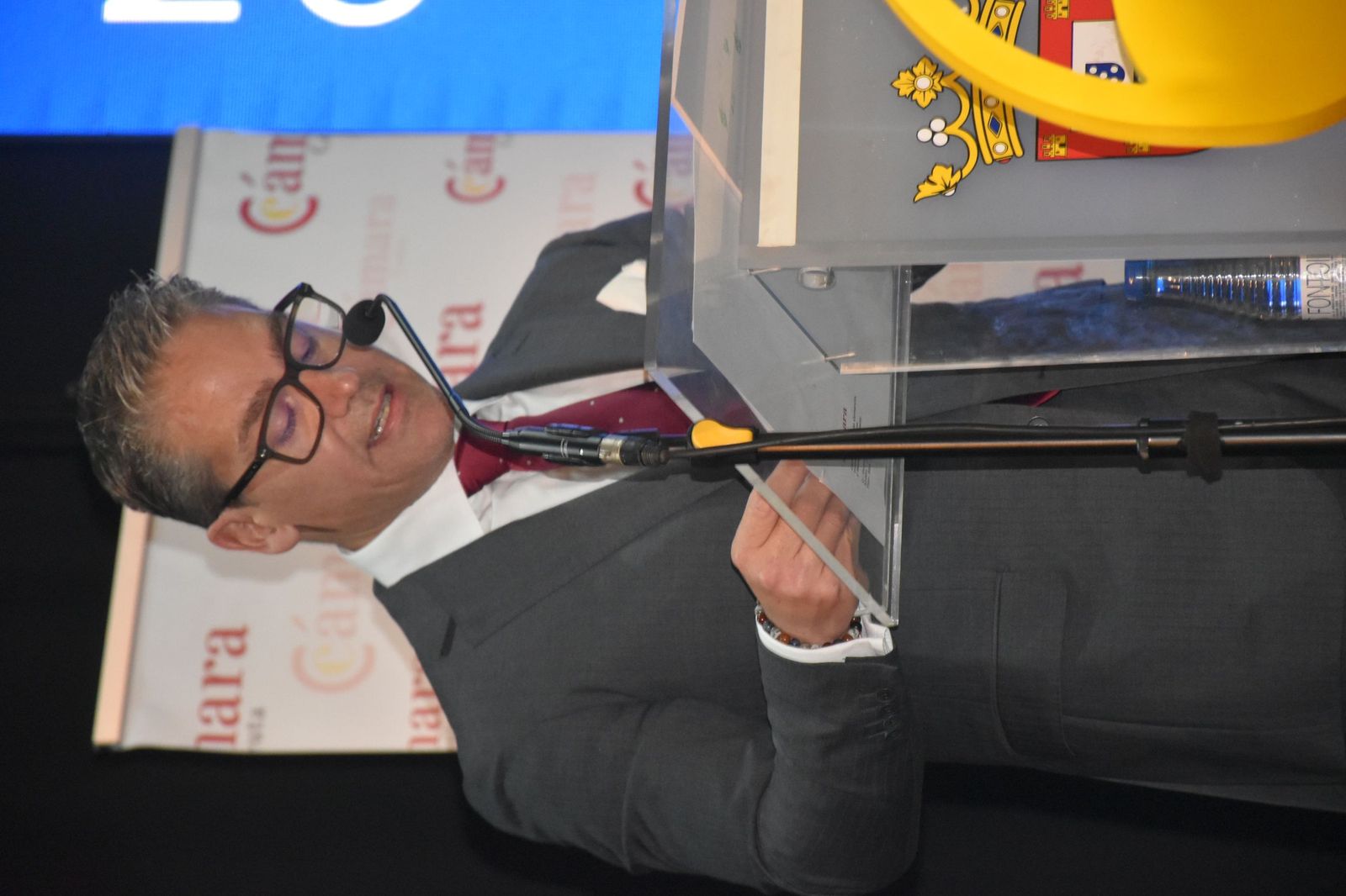 Luhay Hamido recibe la Medalla de Oro de la Cámara por su compromiso con el deporte ceutí