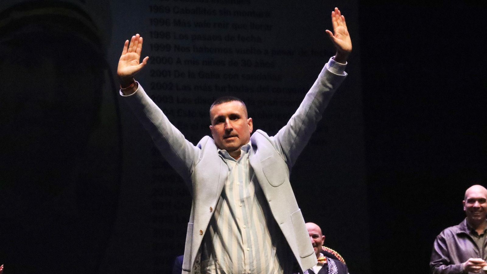 Jesús Mari Mora recibe el aplauso del público