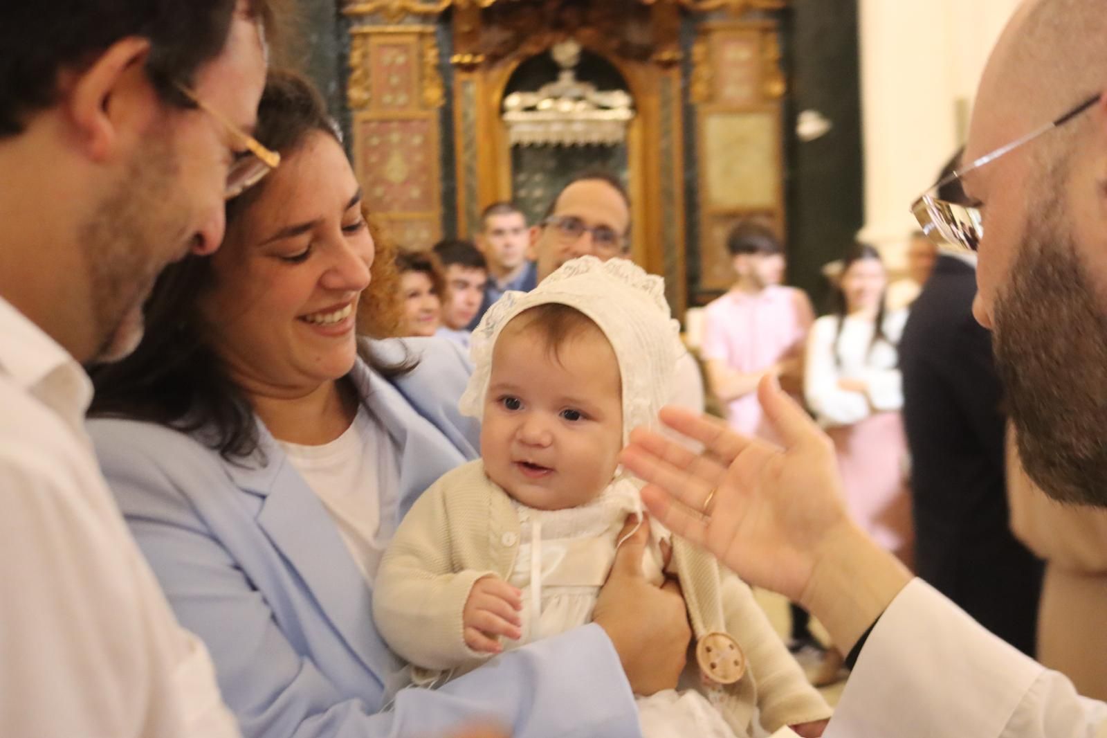 Airam, Carla y Triana reciben el bautismo en la iglesia de Los Remedios