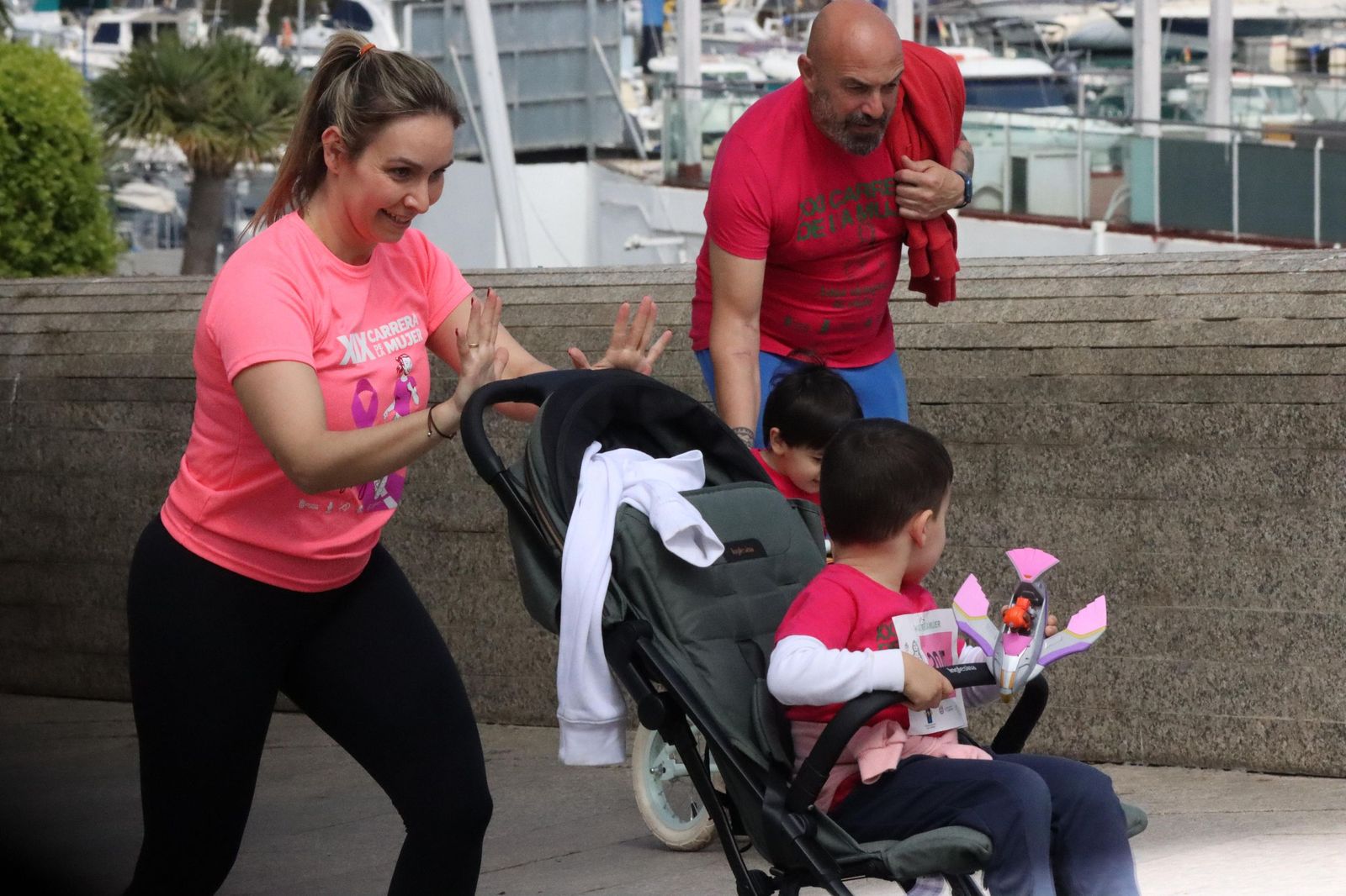 Ceuta se viste de rosa para abrazarse a la vida