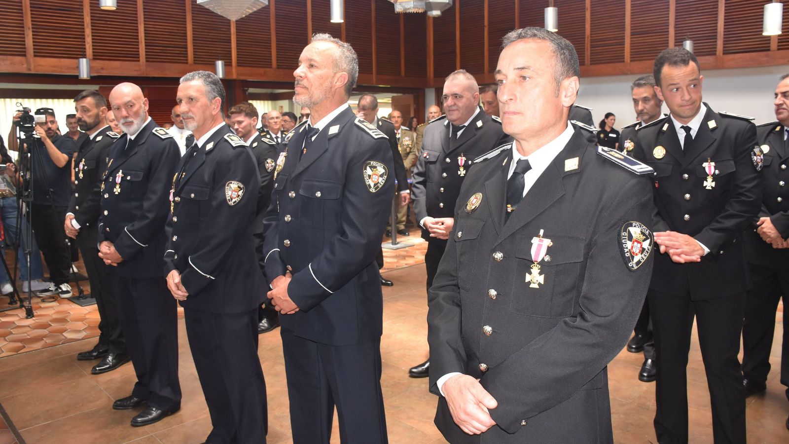 Policías durante el acto de San Urbano en las Murallas