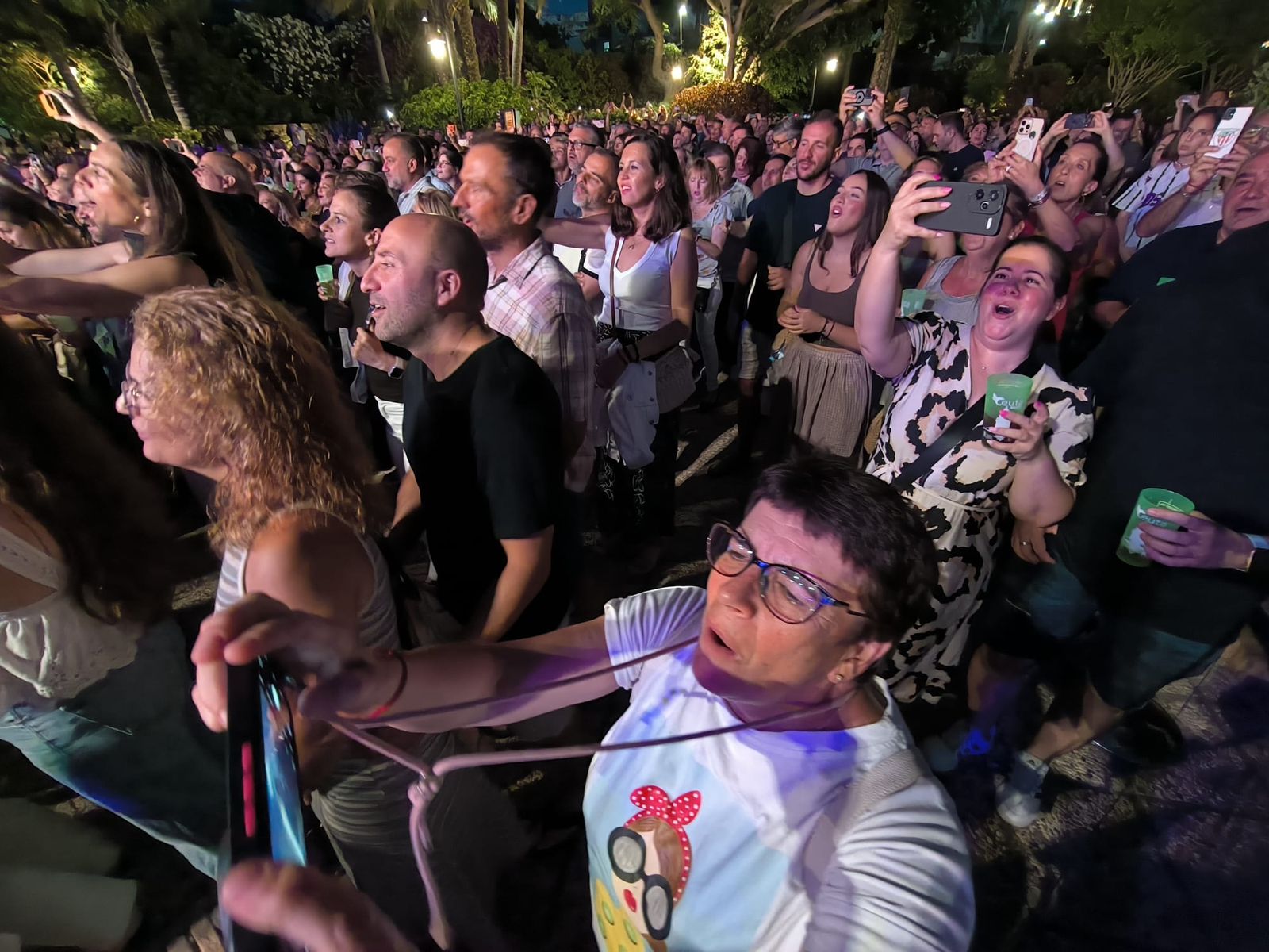 M-Clan convierte Ceuta en un enorme escenario de rock con una noche para el recuerdo