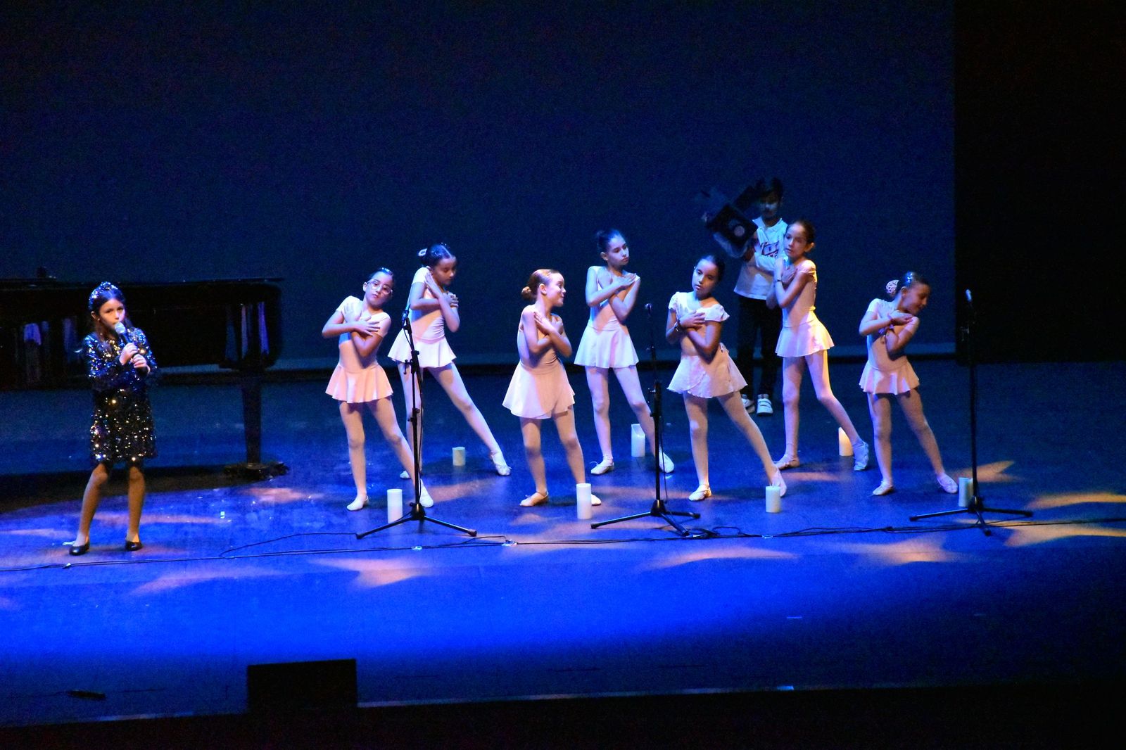 Los alumnos de La Inmaculada sorprenden con una “Voz Kids” dedicada a la Virgen