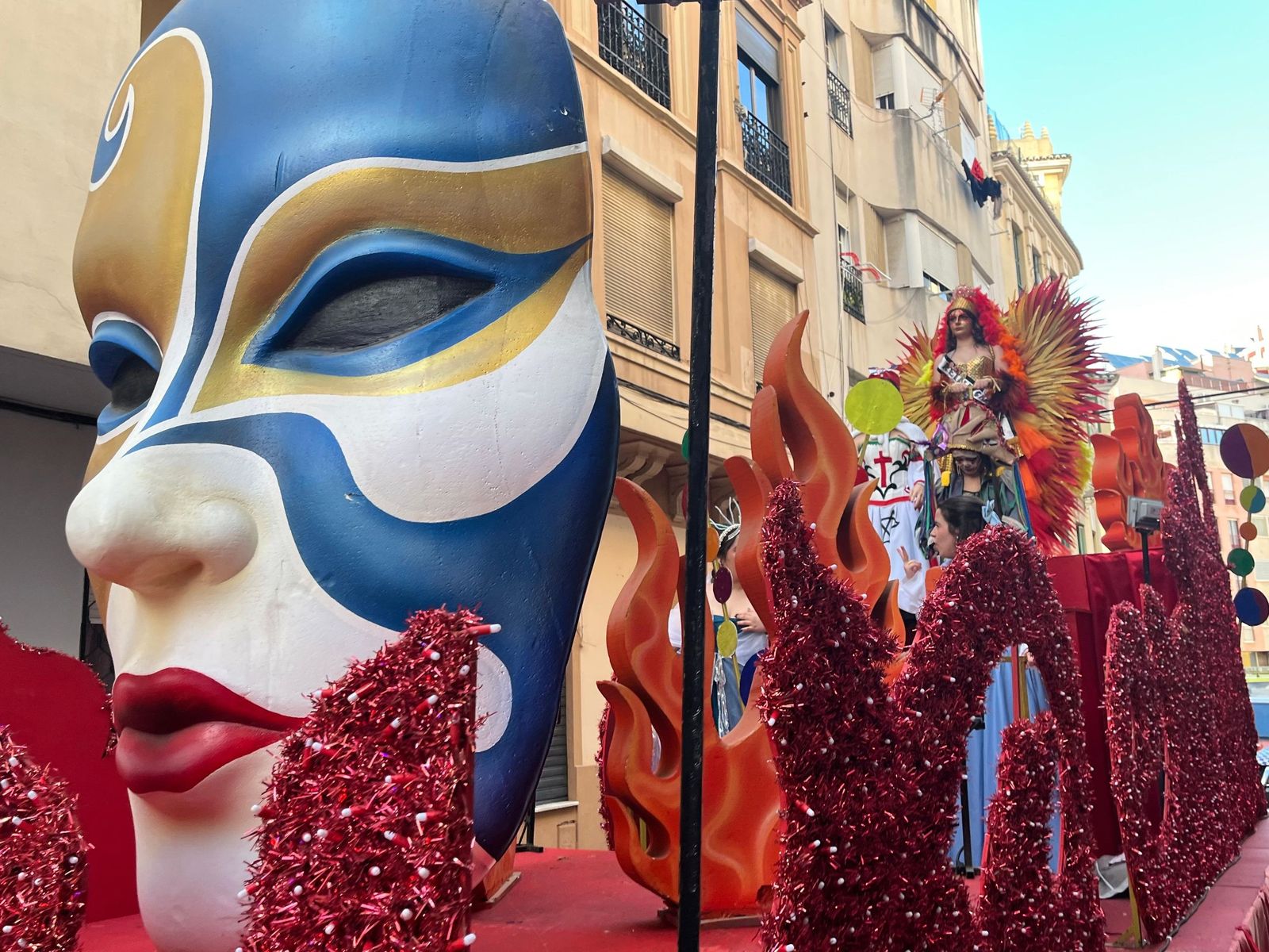 El Carnaval llena de color y ruido las calles del centro