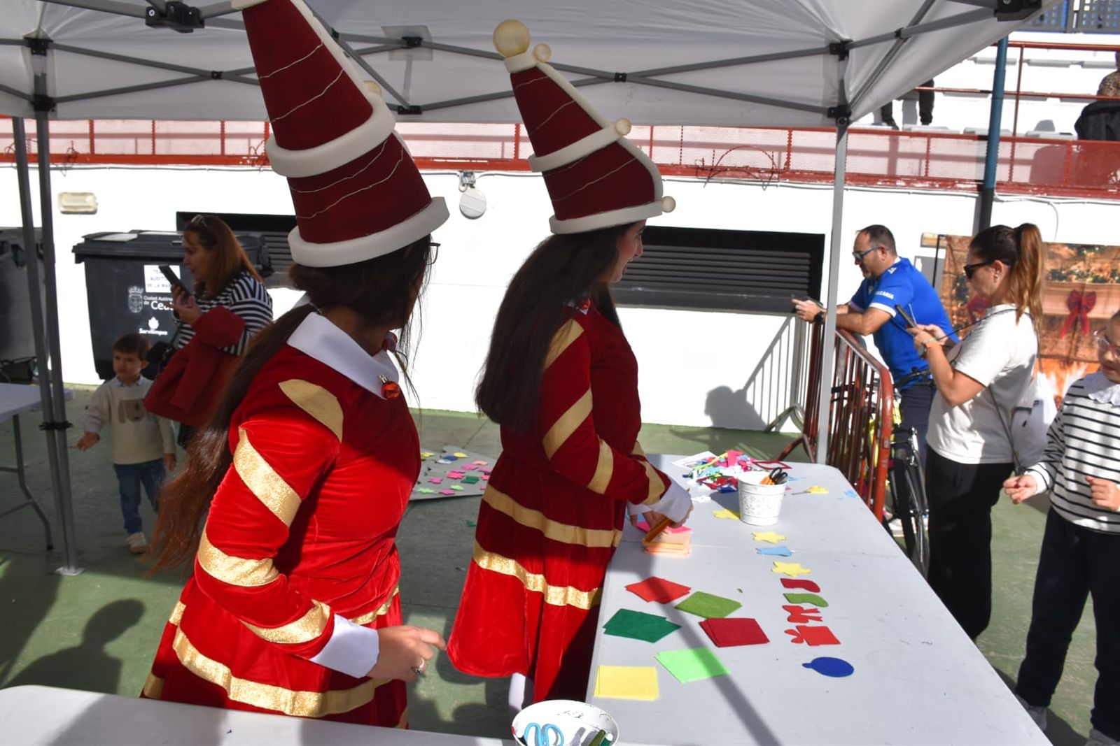 La Navidad llega a la Marina con una fiesta infantil