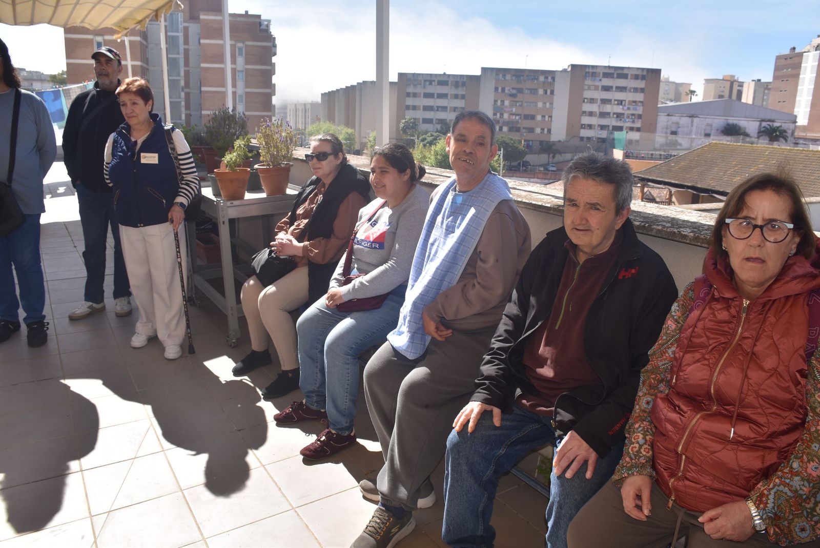 Puertas abiertas y un ambiente entrañable hacen especial una jornada en Cruz Blanca