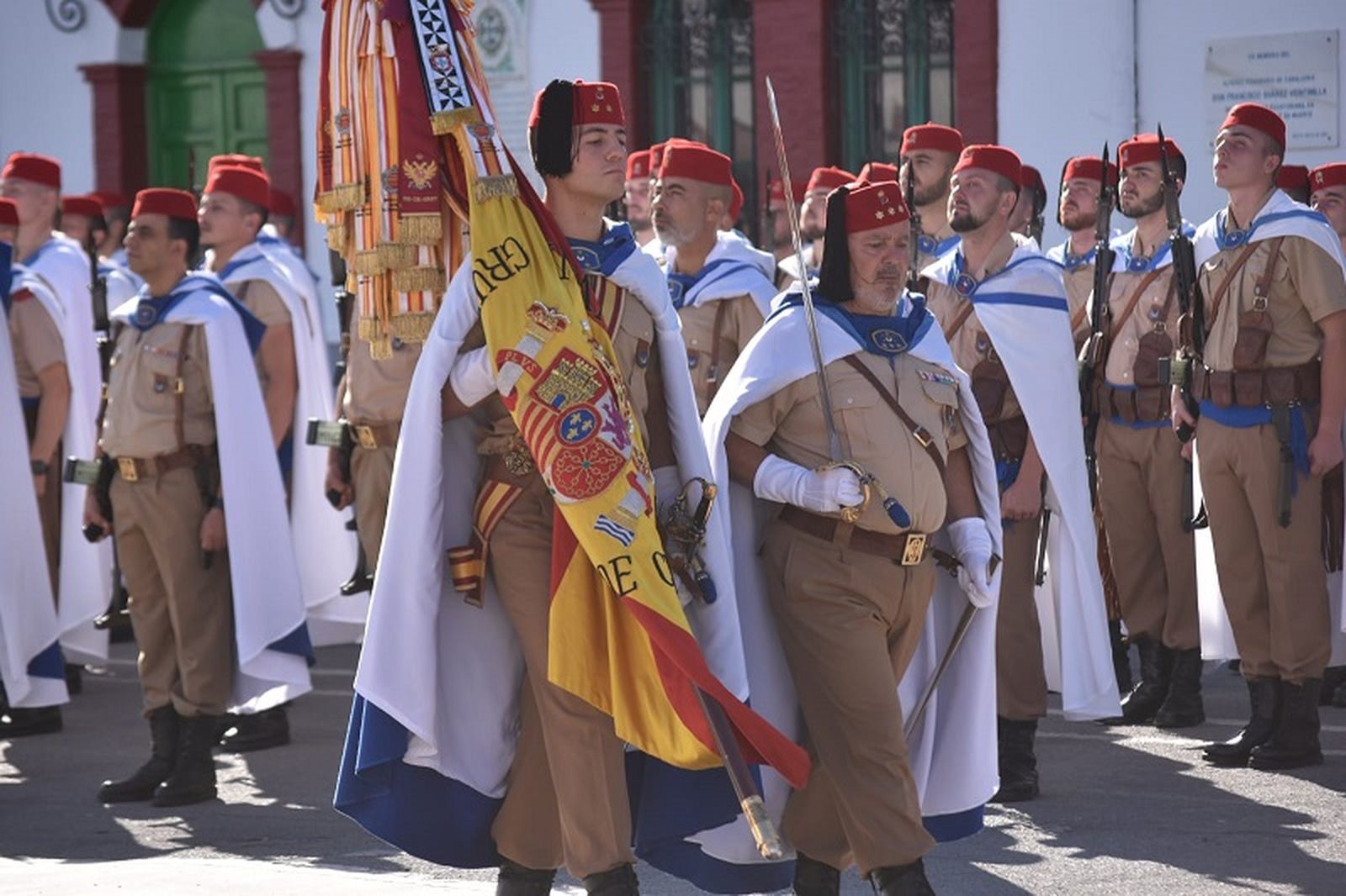 Homenaje de despedida de la Enseña Nacional al Coronel Luis Manso ...