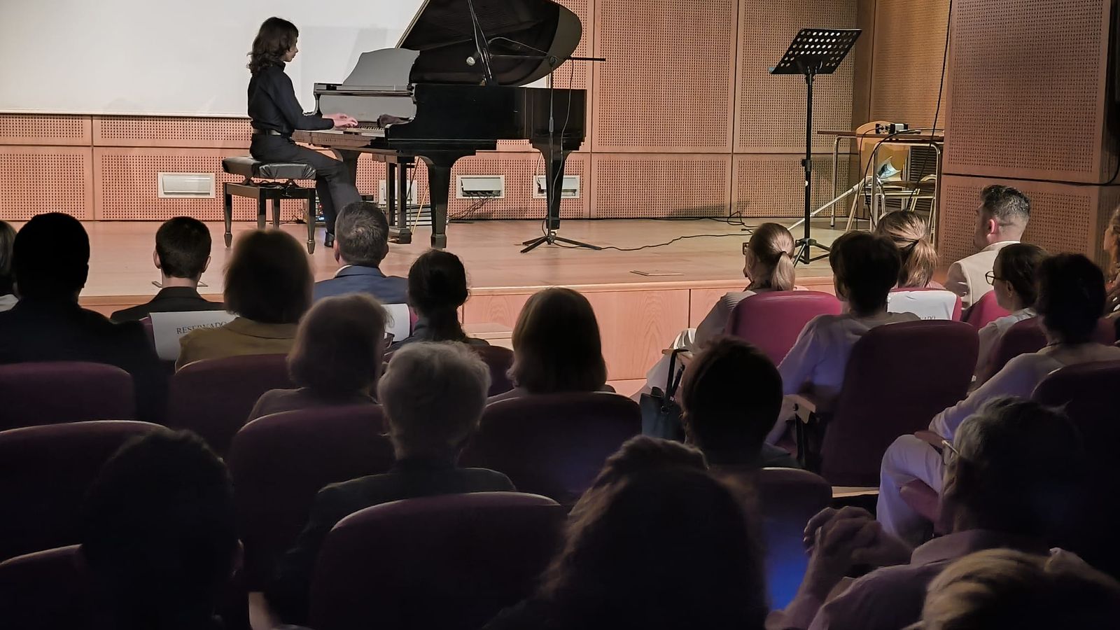 Gran tarde de talento musical en el Centro del Mayor