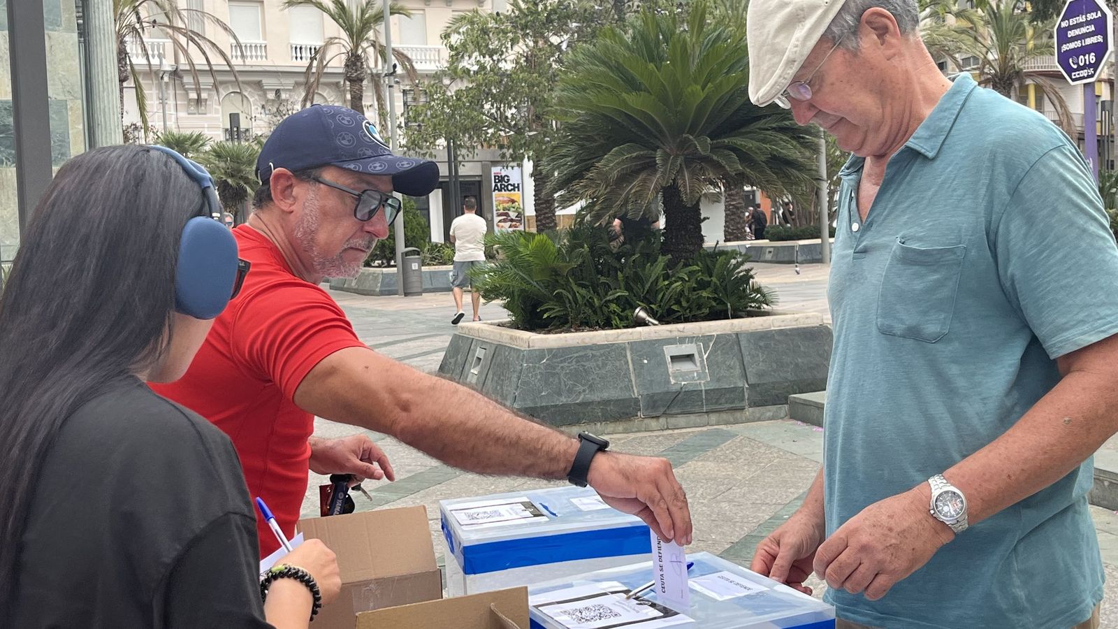 Los ceutíes, con las urnas de Avante 2/3