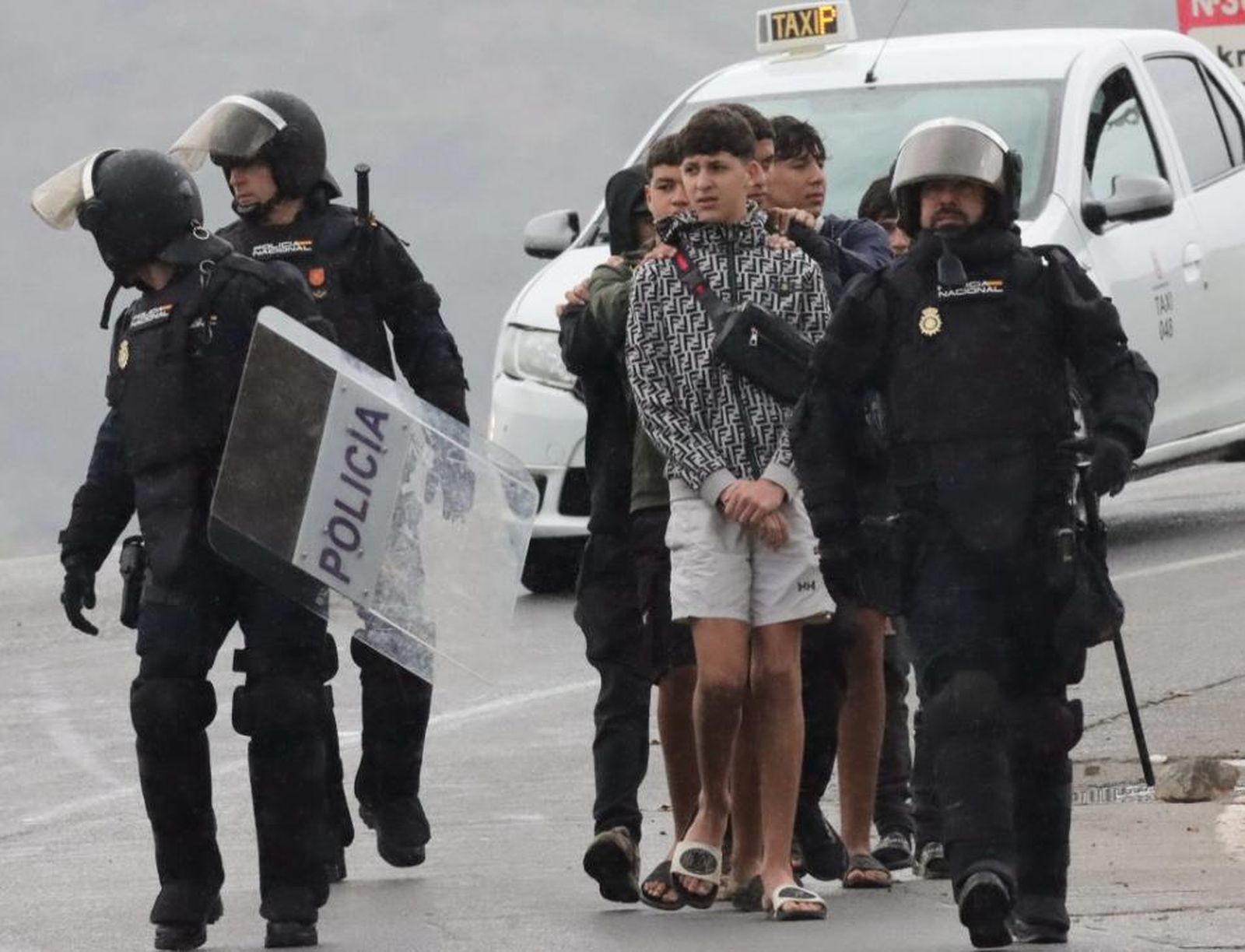La Policía intercepta a 295 inmigrantes en el último operativo: 146 regresan a Marruecos y 60 son menores