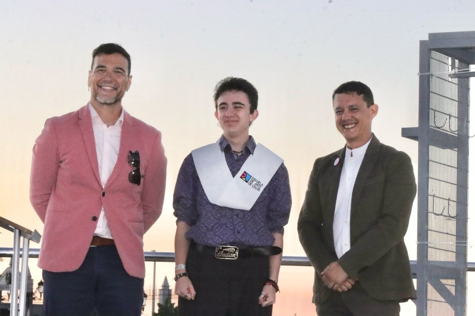 Los grupos de Bachillerato y de Gráfica Interactiva de la Escuela de Arte, graduados