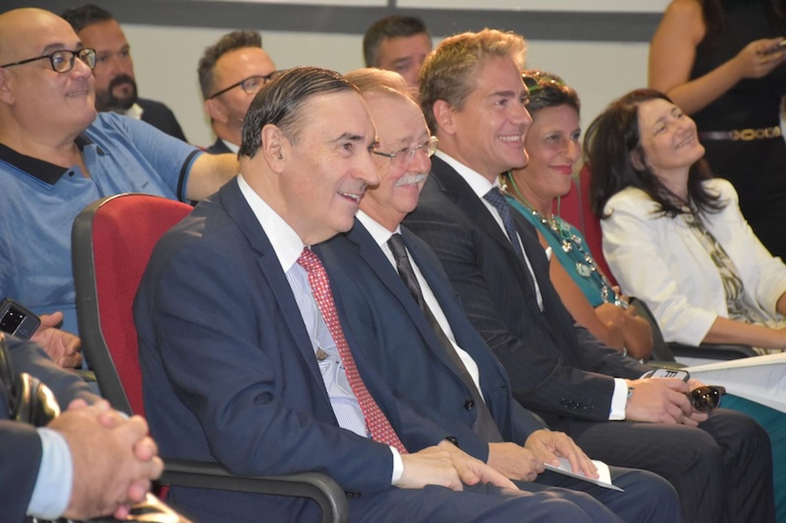 Asistentes durante la intervención de Juan Bravo./ FOTO NICOL'S