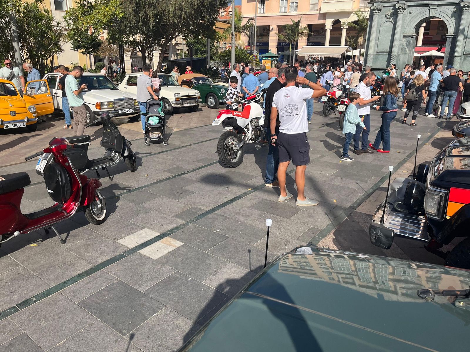 Los amantes del motor se citan con la nostalgia