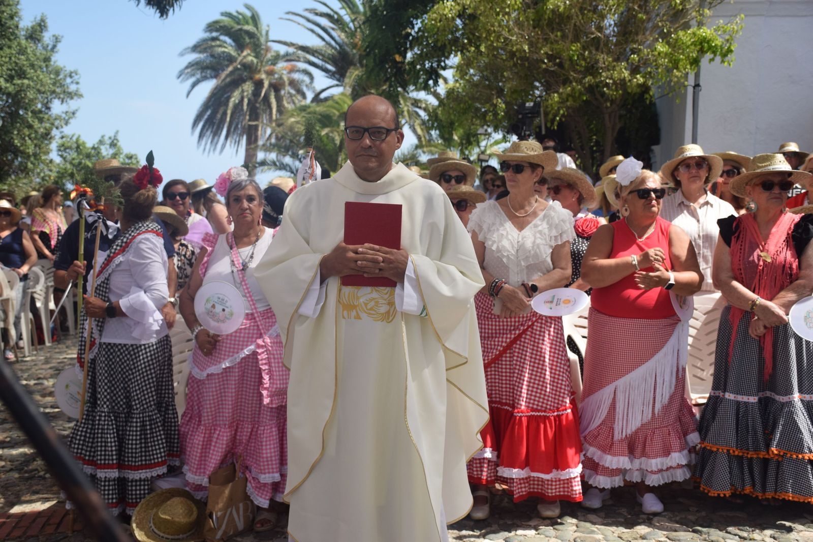 Tradición, fe y calor: Ceuta se vuelca con San Antonio