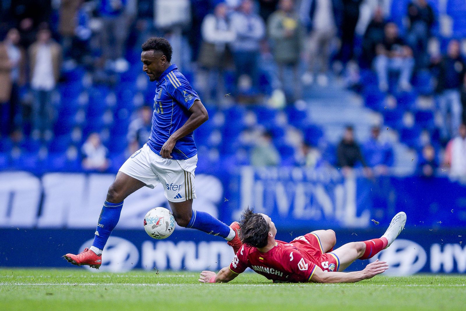 El Real Oviedo regresa a la Liga Hypermotion