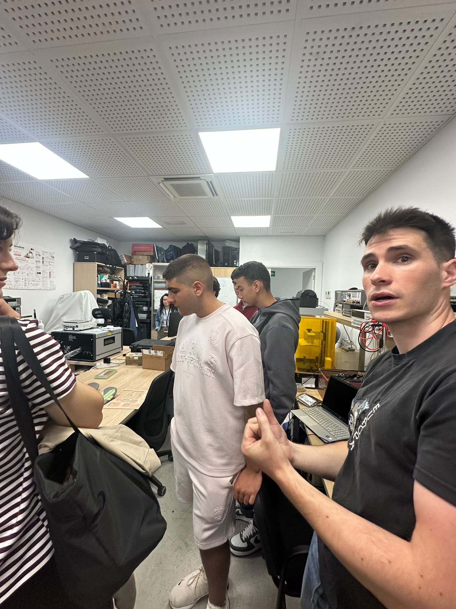 El alumnado del IES Siete Colinas visita los laboratorios de investigación del CITIC de la Universidad de Granada