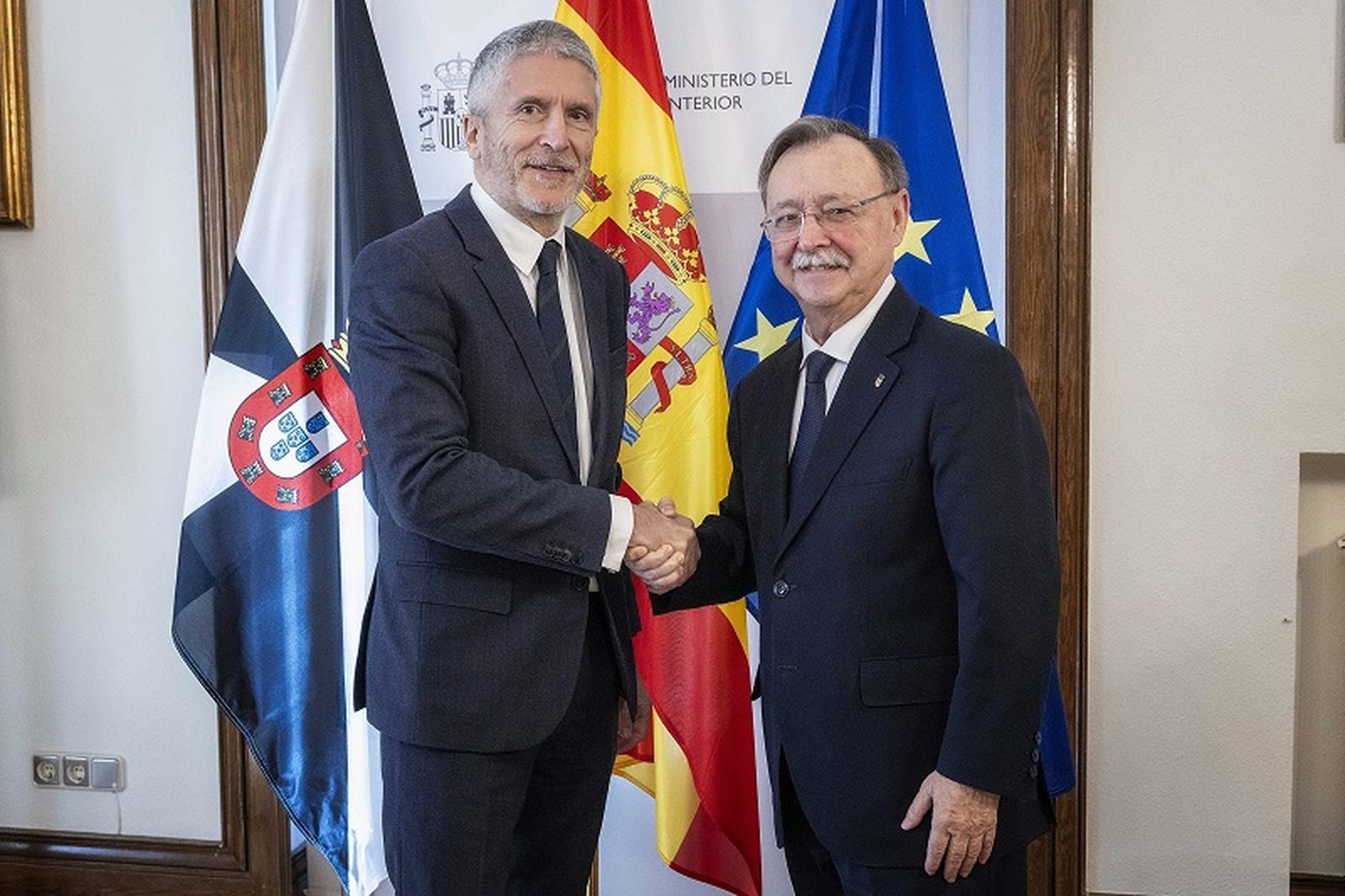 El ministro del Interior, Fernando Grande-Marlaska, junto al presidente de Ceuta, Juan Vivas