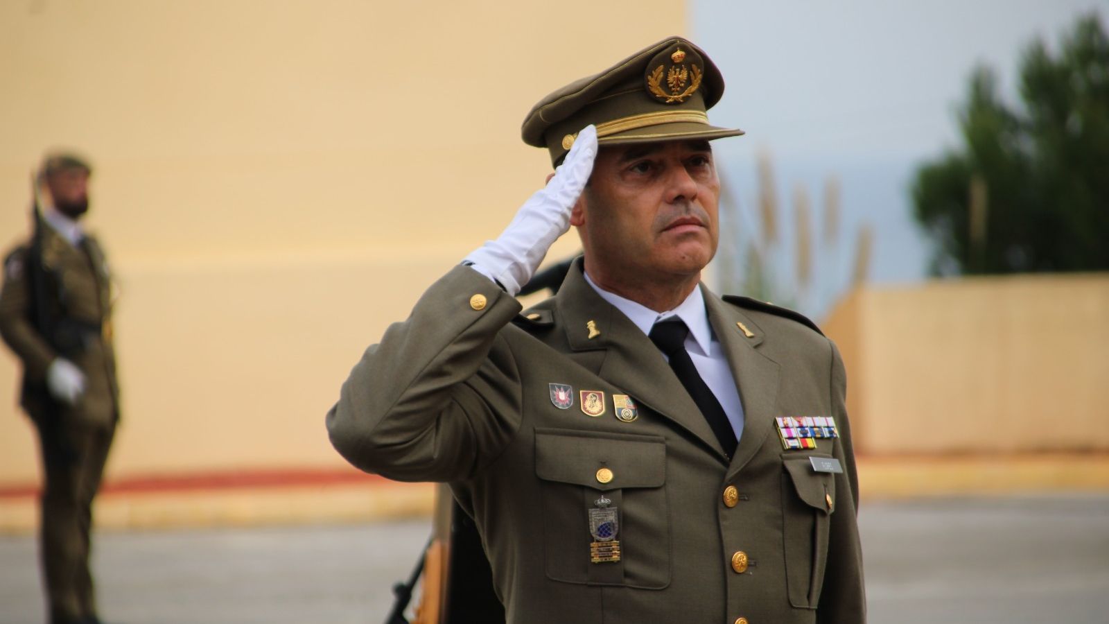 Actos de relevo de los jefes de tres regimientos de la Comandancia General de Ceuta