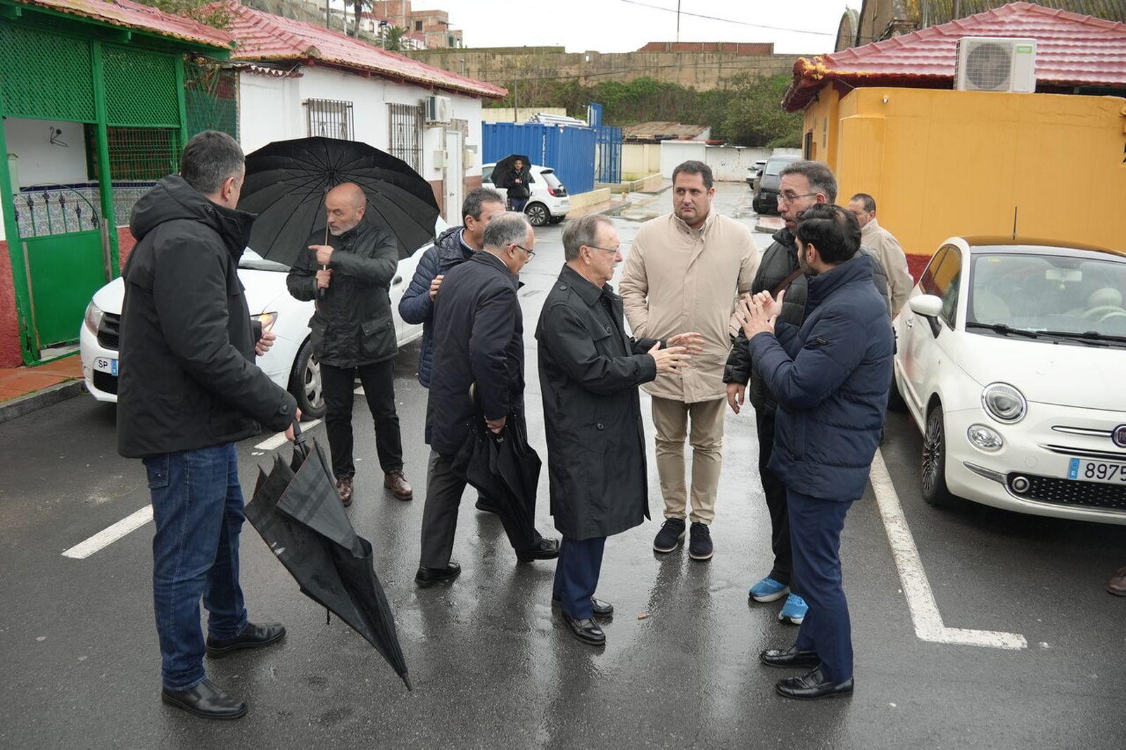 Vivas intercambiando palabras con el presidente de San Amaro.