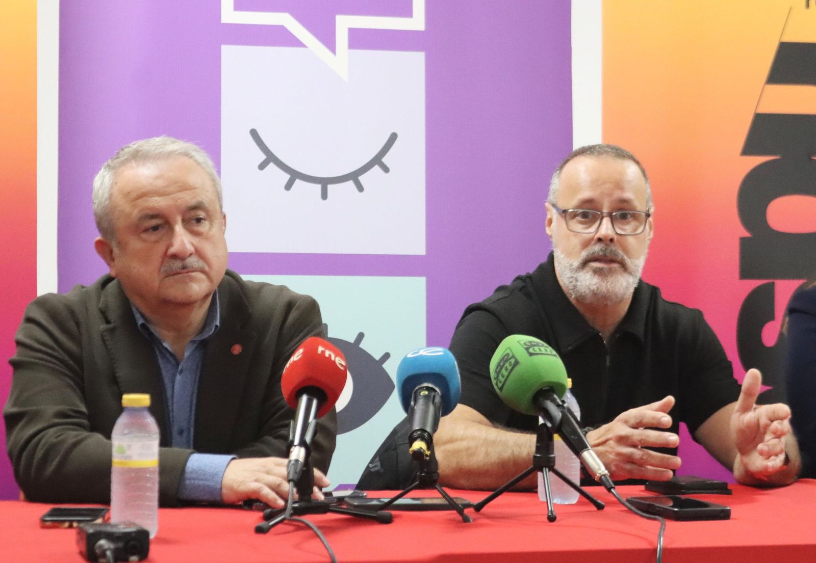 El secretario general de CCOO en Ceuta, Ángel Lara, compareciendo ante la prensa junto al responsable del sector de sanidad del sindicato a nivel nacional, Humberto Muñoz, en su visita a Ceuta El secretario general de CCOO en Ceuta, Ángel Lara, compareciendo ante la prensa junto al responsable del sector de sanidad del sindicato a nivel nacional, Humberto Muñoz, en su visita a Ceuta
