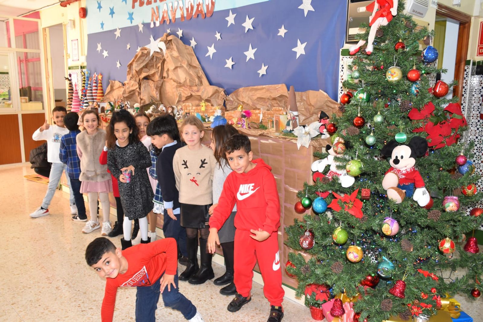 FOTOGALERÍA | Fiesta de Fin de Año en el CEIP Rosalía de Castro