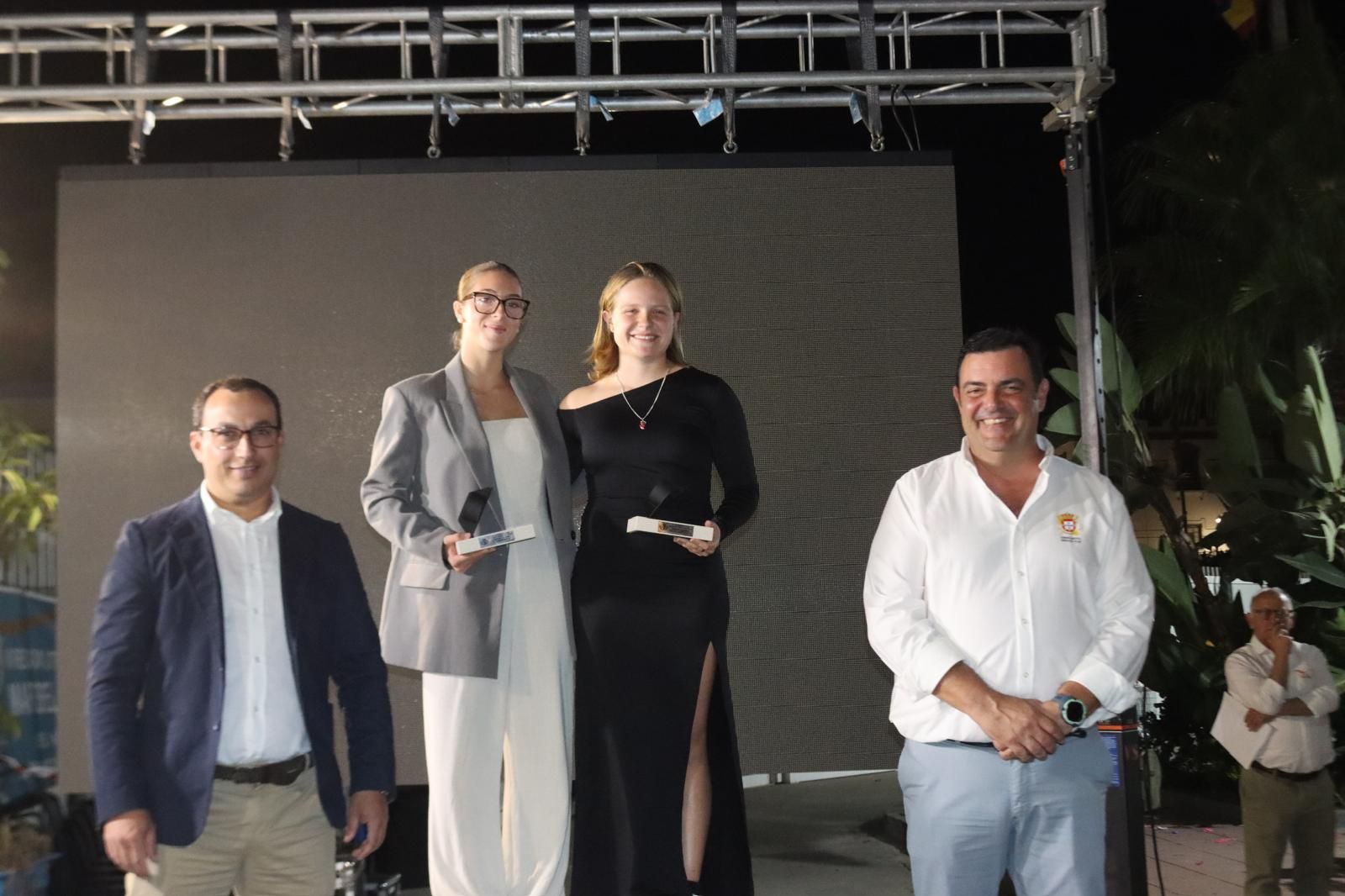 La entrega de trofeos cierra una nueva edición de la 'Semana Náutica'