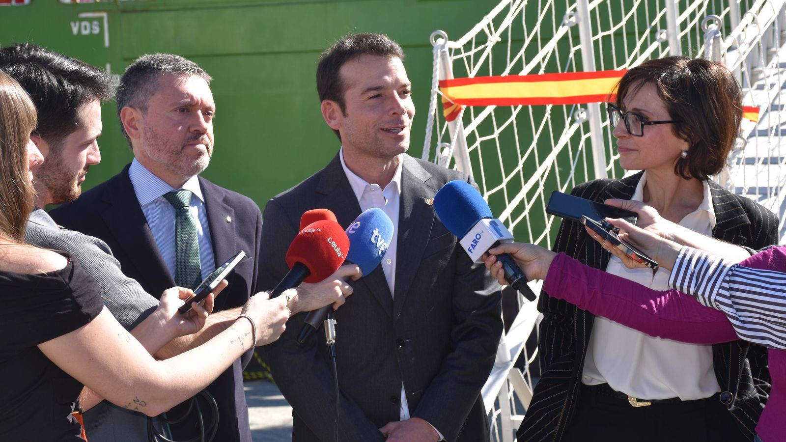 El responsable de combustibles marinos de Vilma Oil Med, Ernesto Fernández, en declaraciones a la prensa durante la presentación de la nueva gabarra 'Maya Cosulich’