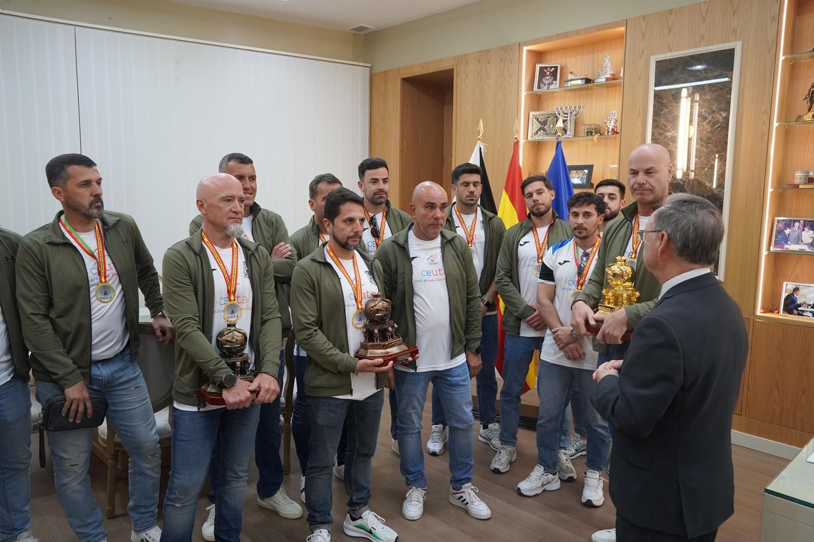 Recibimiento de presidente Vivas a la Policía Local